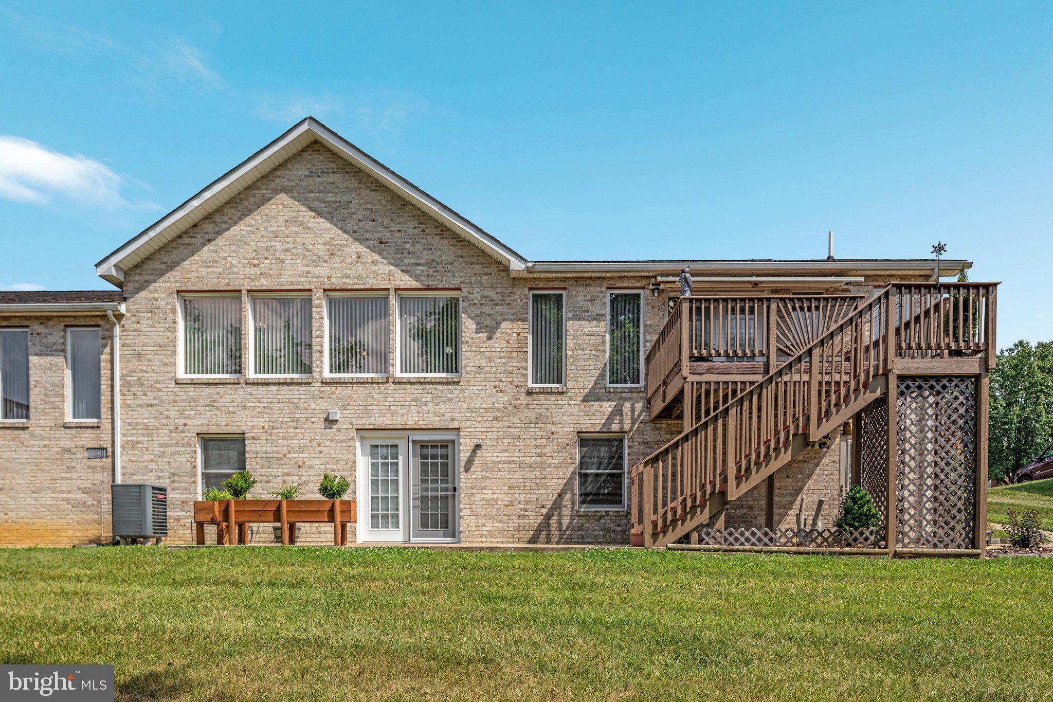SIGNAL KNOLLS - Residential