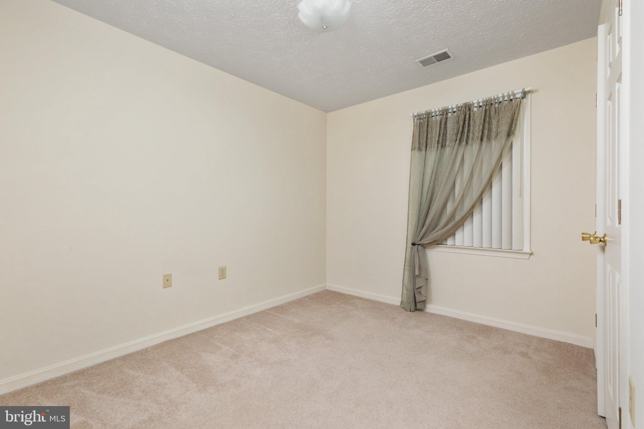 SIGNAL KNOLLS - Residential