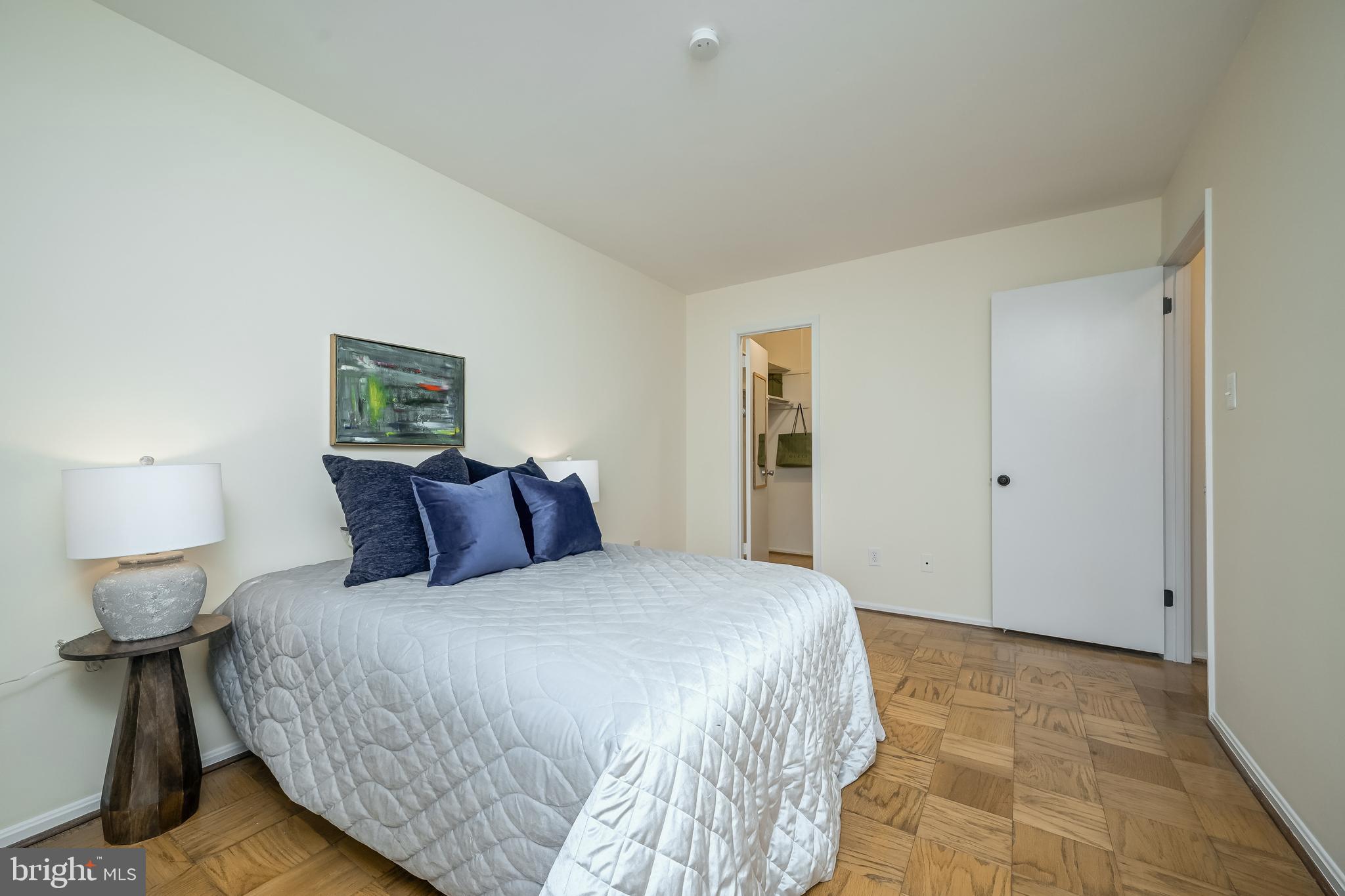 REGENT SQUARE - Residential