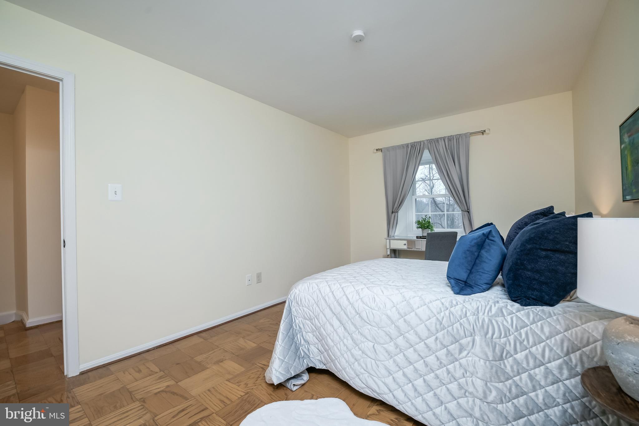 REGENT SQUARE - Residential