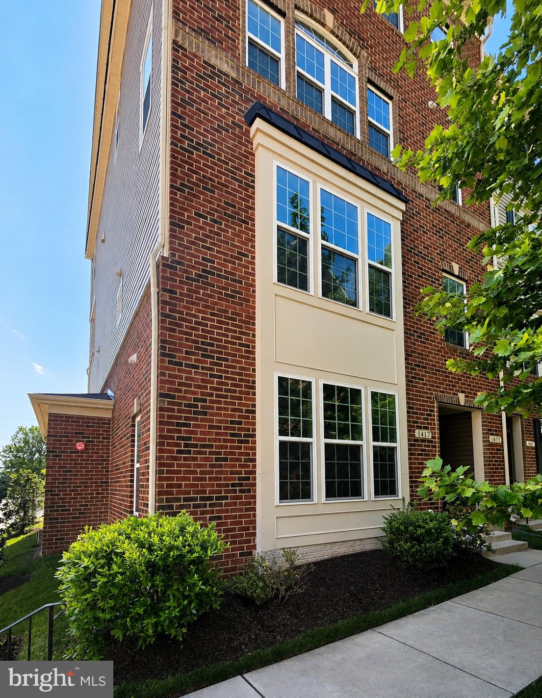 TOWN CENTER COMMONS - Residential