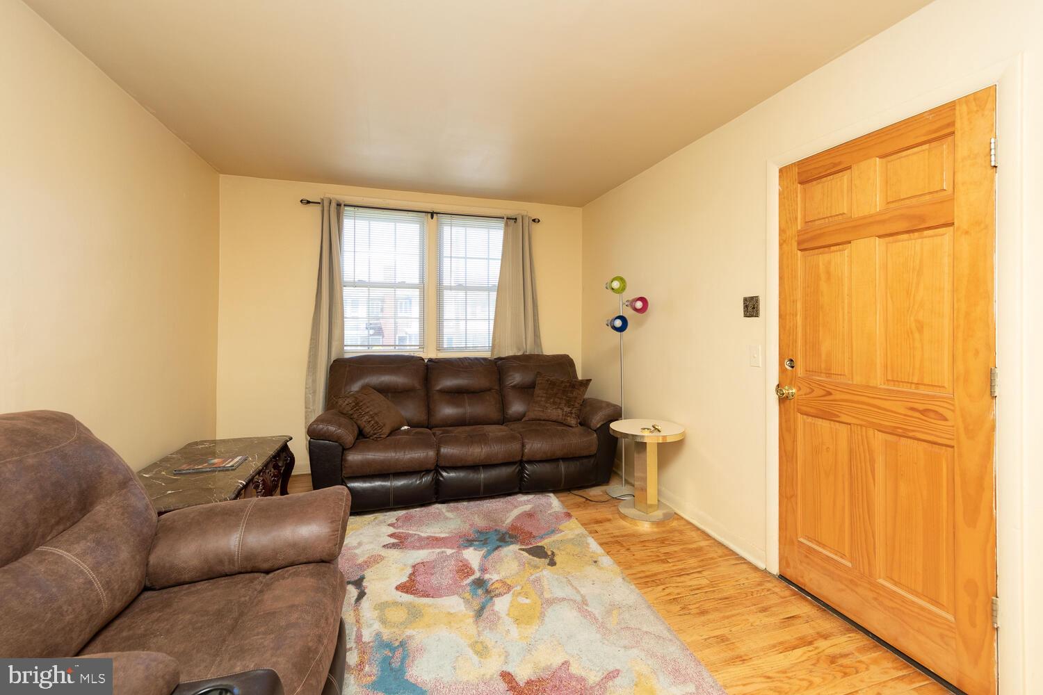 EAST OAK LANE - Residential Income