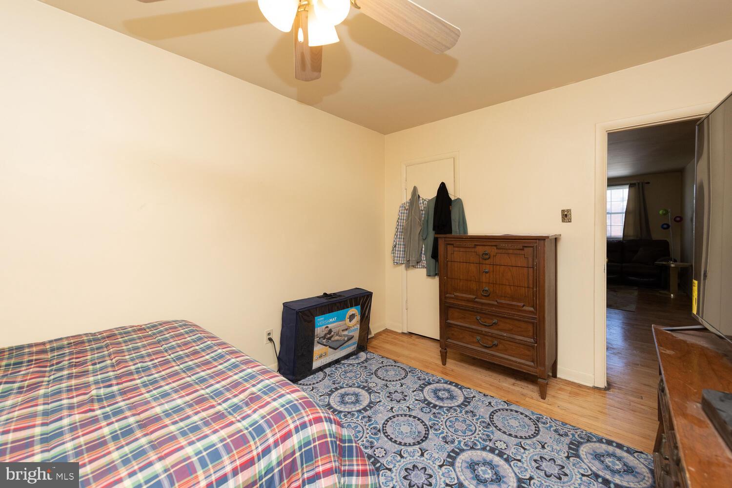 EAST OAK LANE - Residential Income