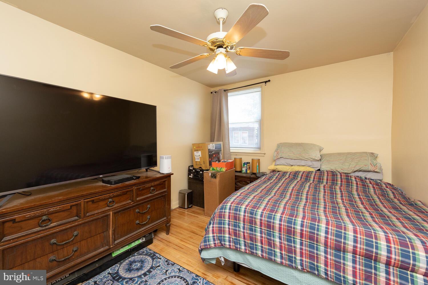 EAST OAK LANE - Residential Income