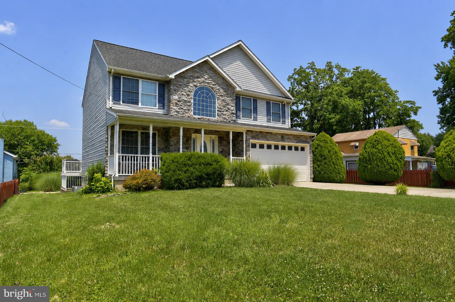 CEDAR BEACH - Residential