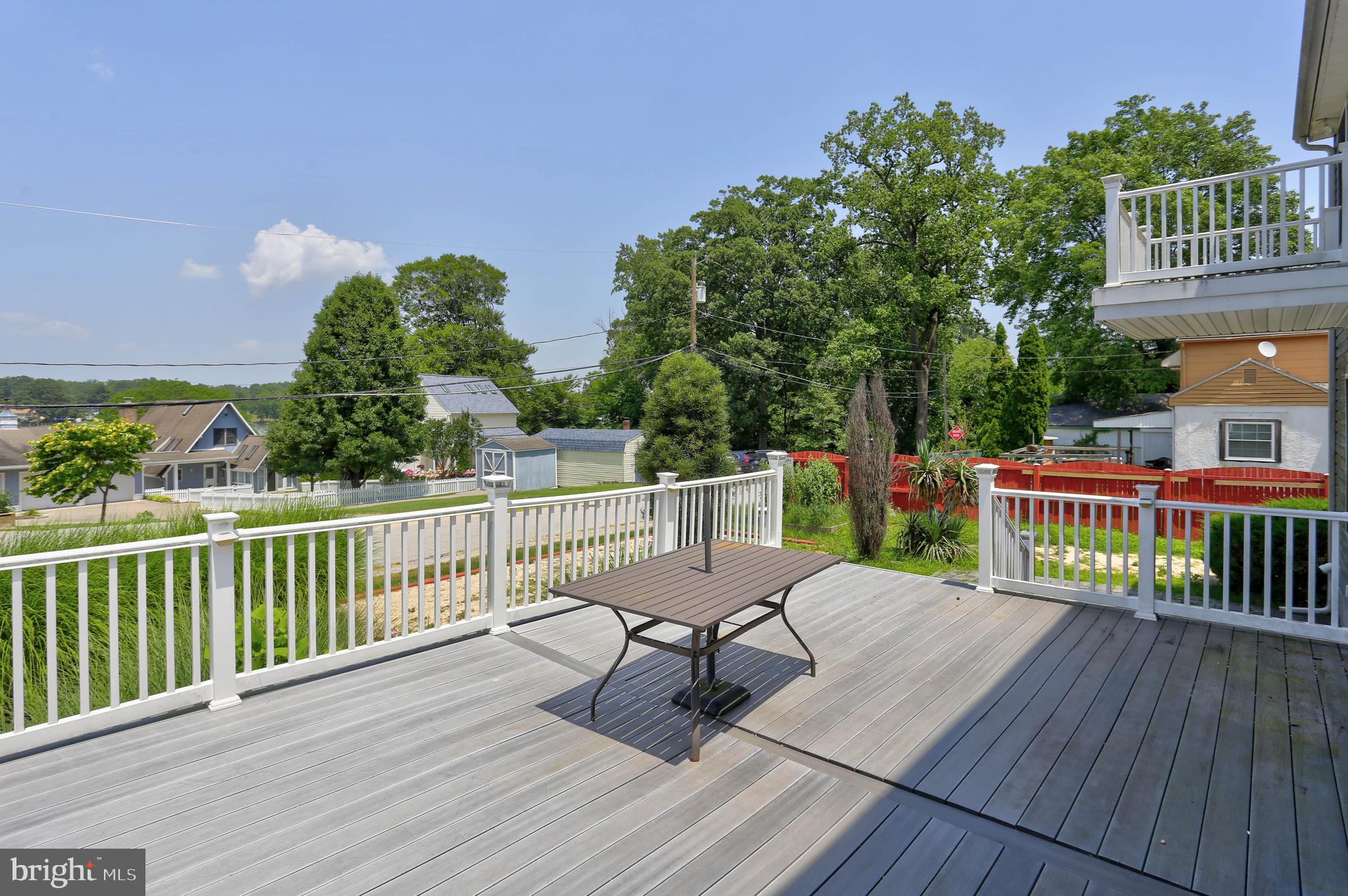 CEDAR BEACH - Residential