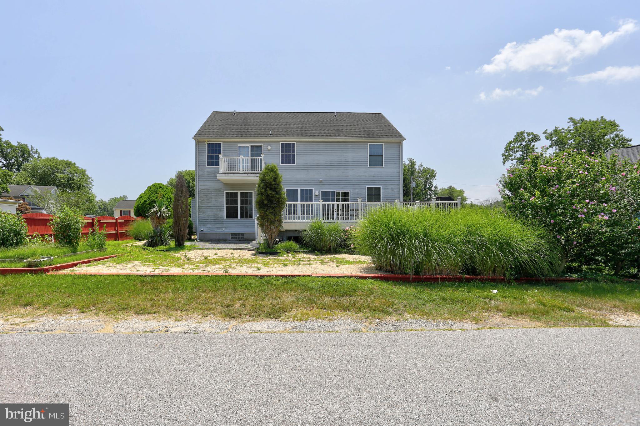 CEDAR BEACH - Residential