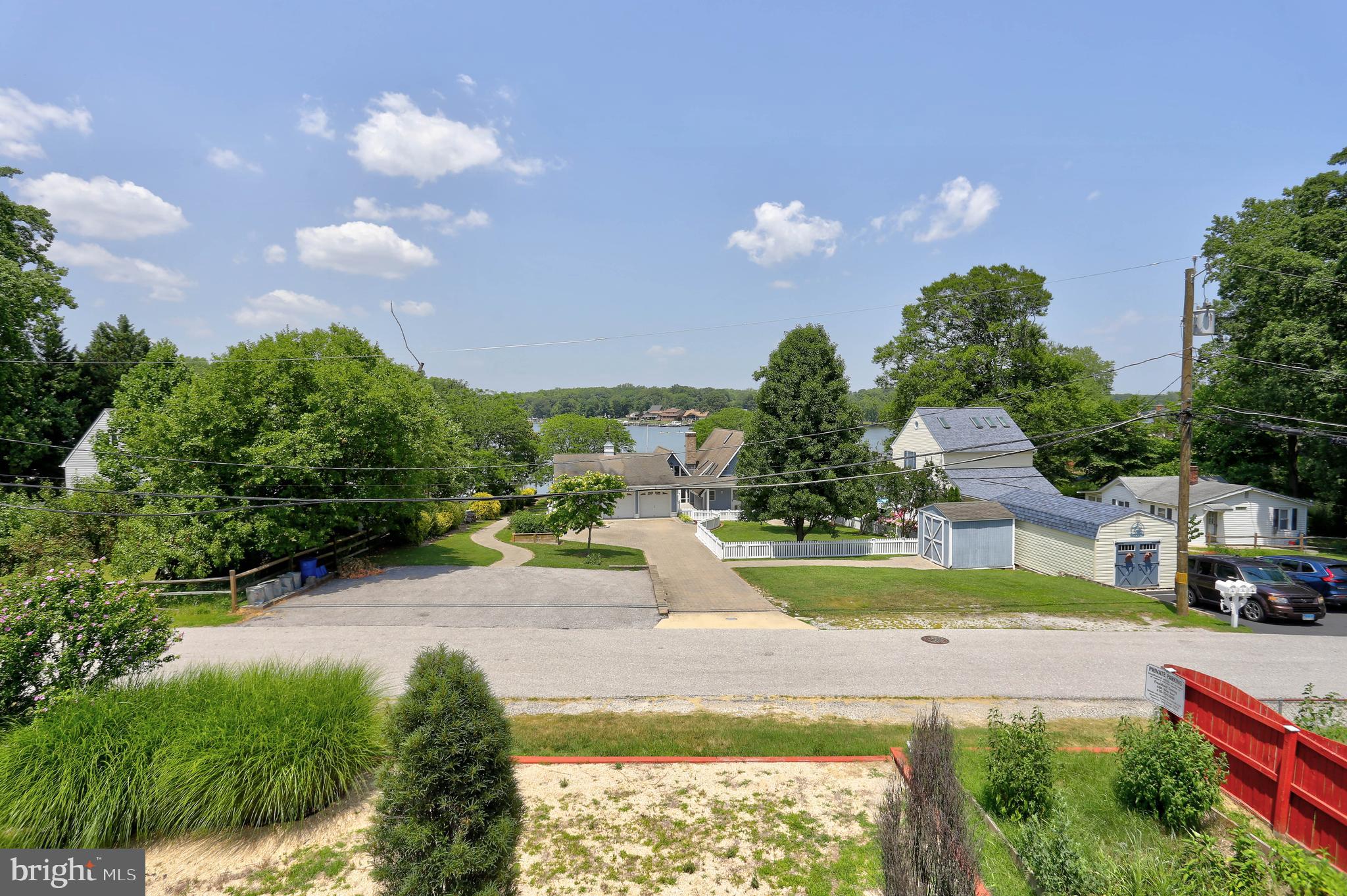 CEDAR BEACH - Residential