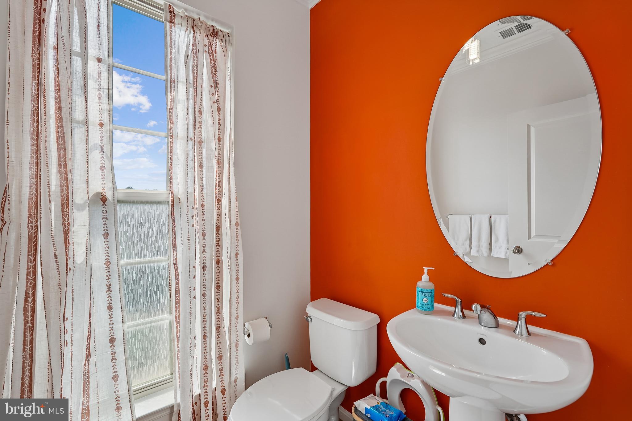 MADISON CRESCENT CONDOMINIUM - Residential