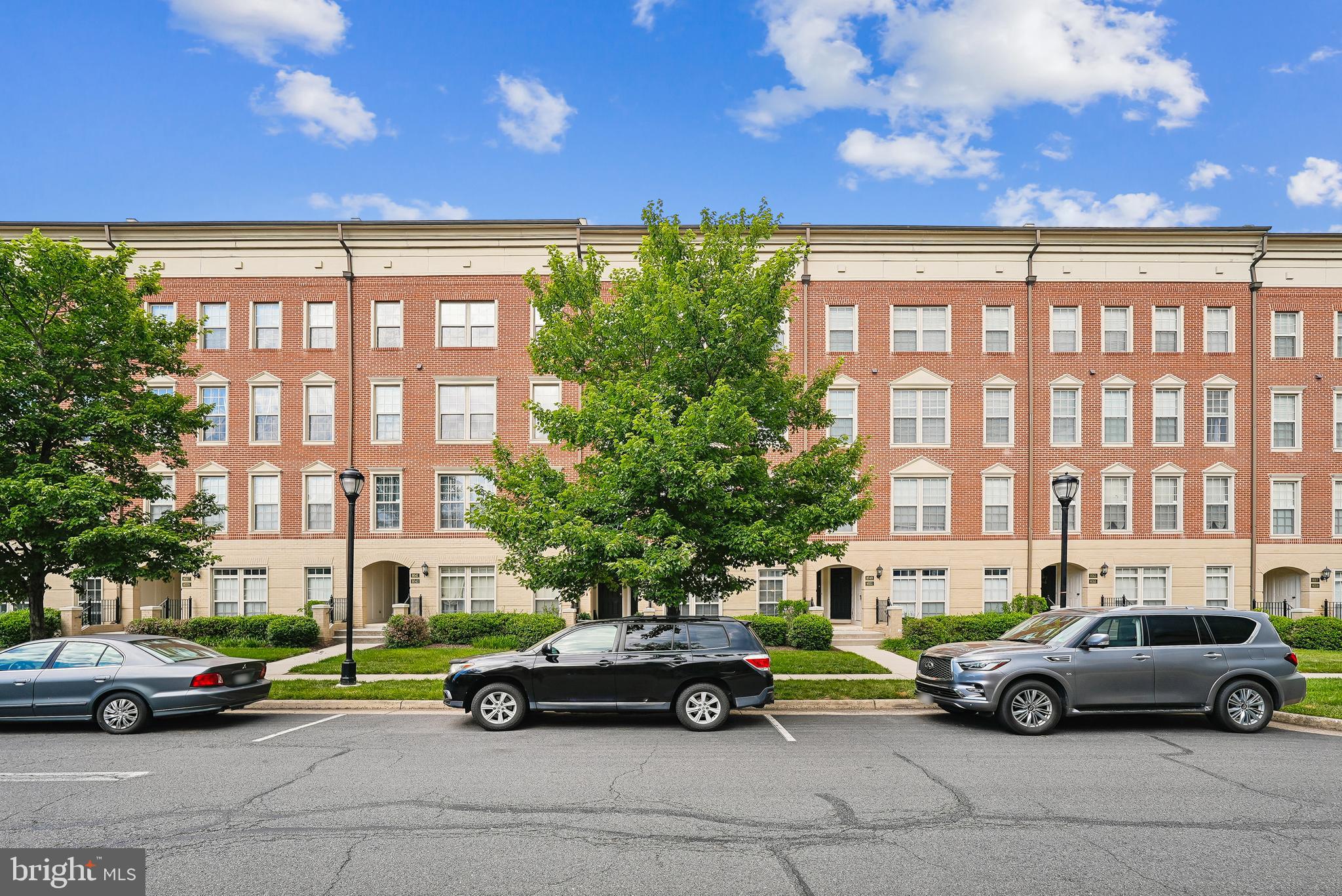 MADISON CRESCENT CONDOMINIUM - Residential