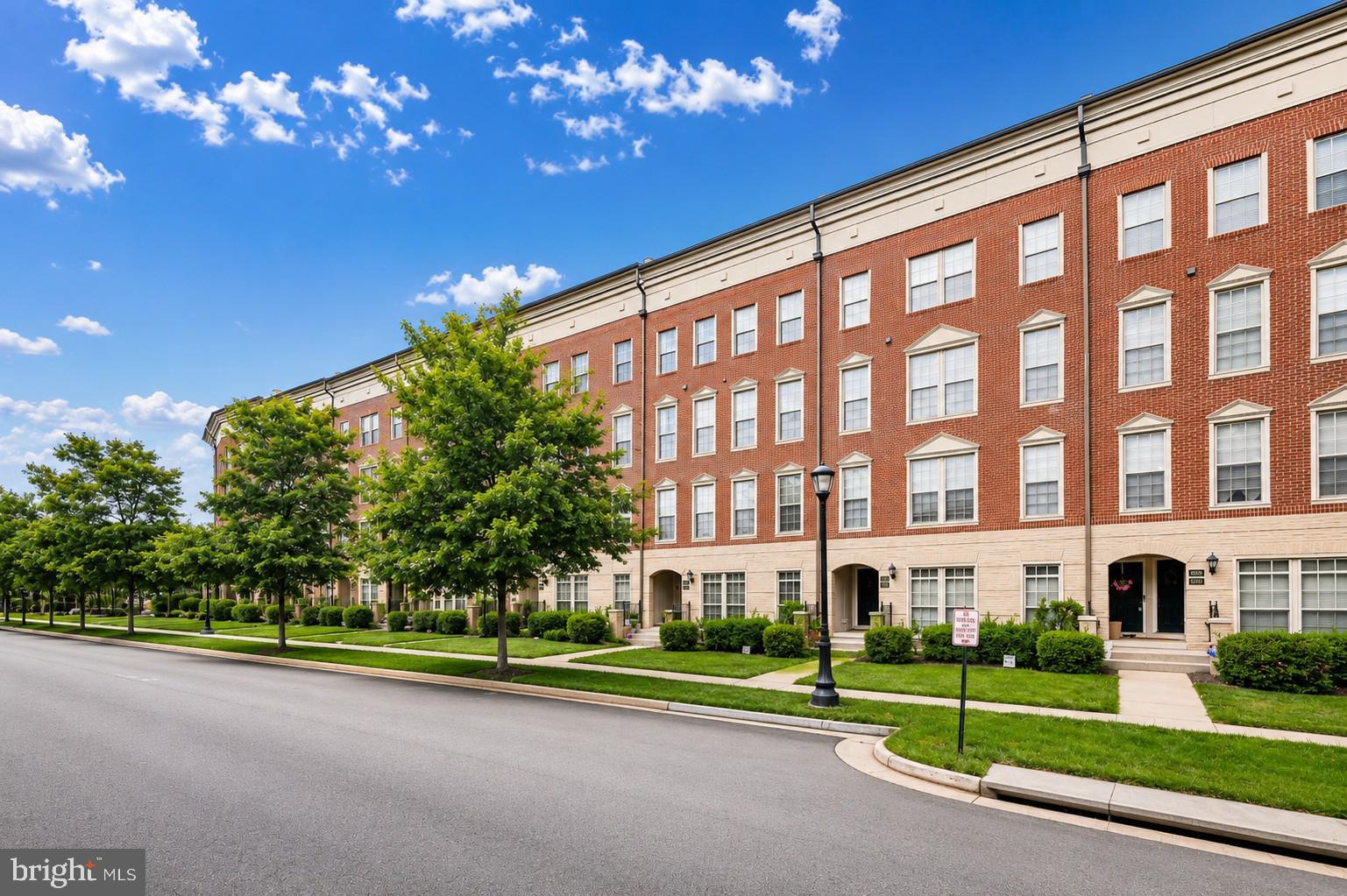 MADISON CRESCENT CONDOMINIUM - Residential