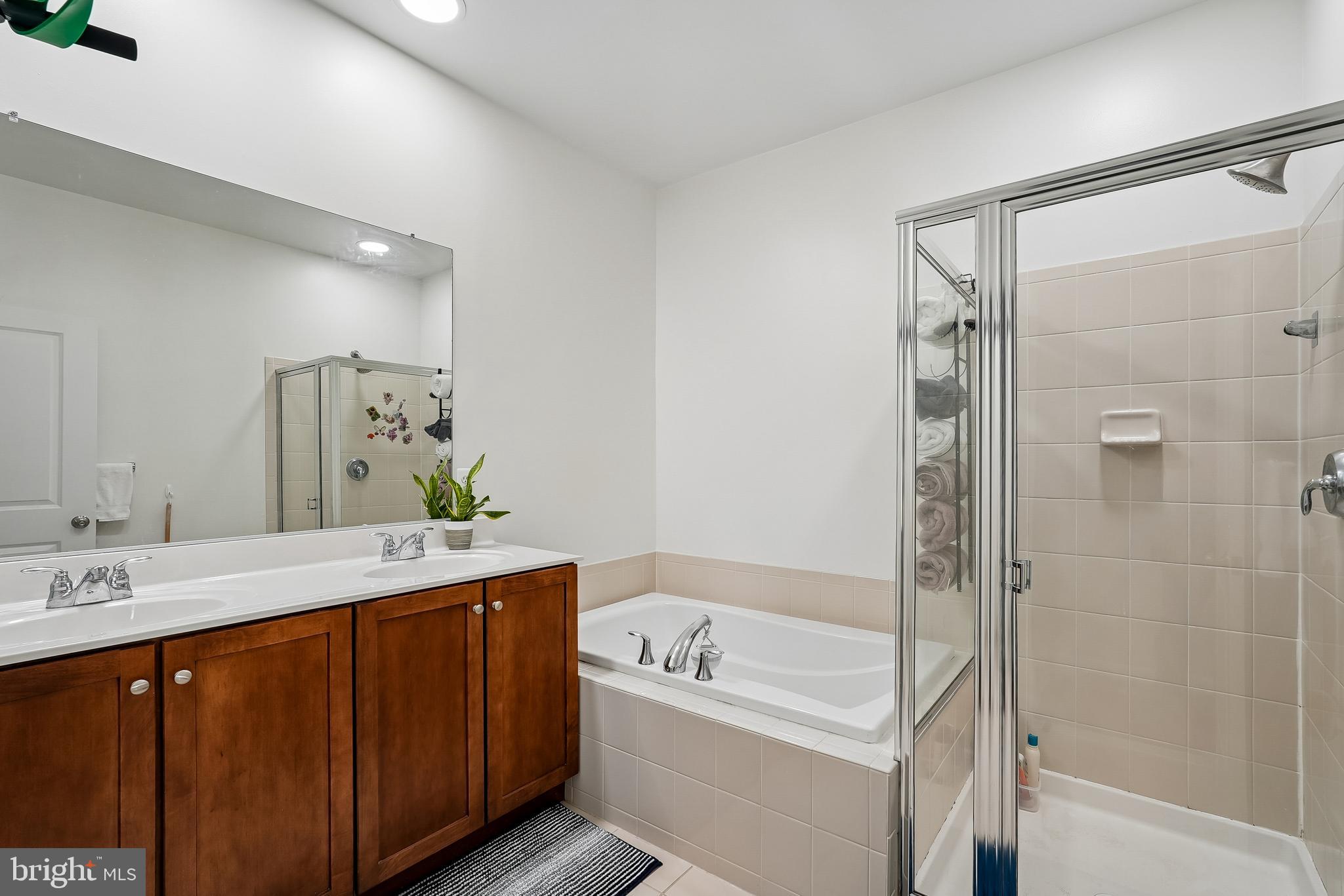 MADISON CRESCENT CONDOMINIUM - Residential