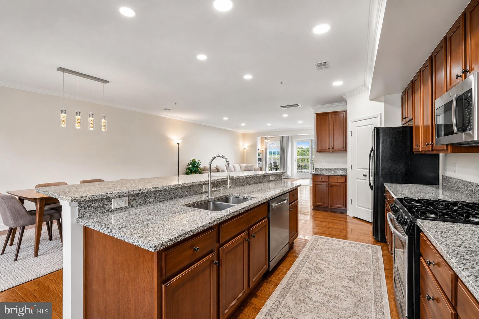 MADISON CRESCENT CONDOMINIUM - Residential