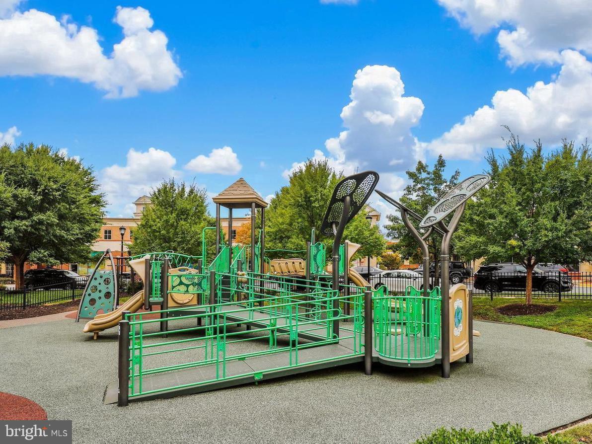 MADISON CRESCENT CONDOMINIUM - Residential