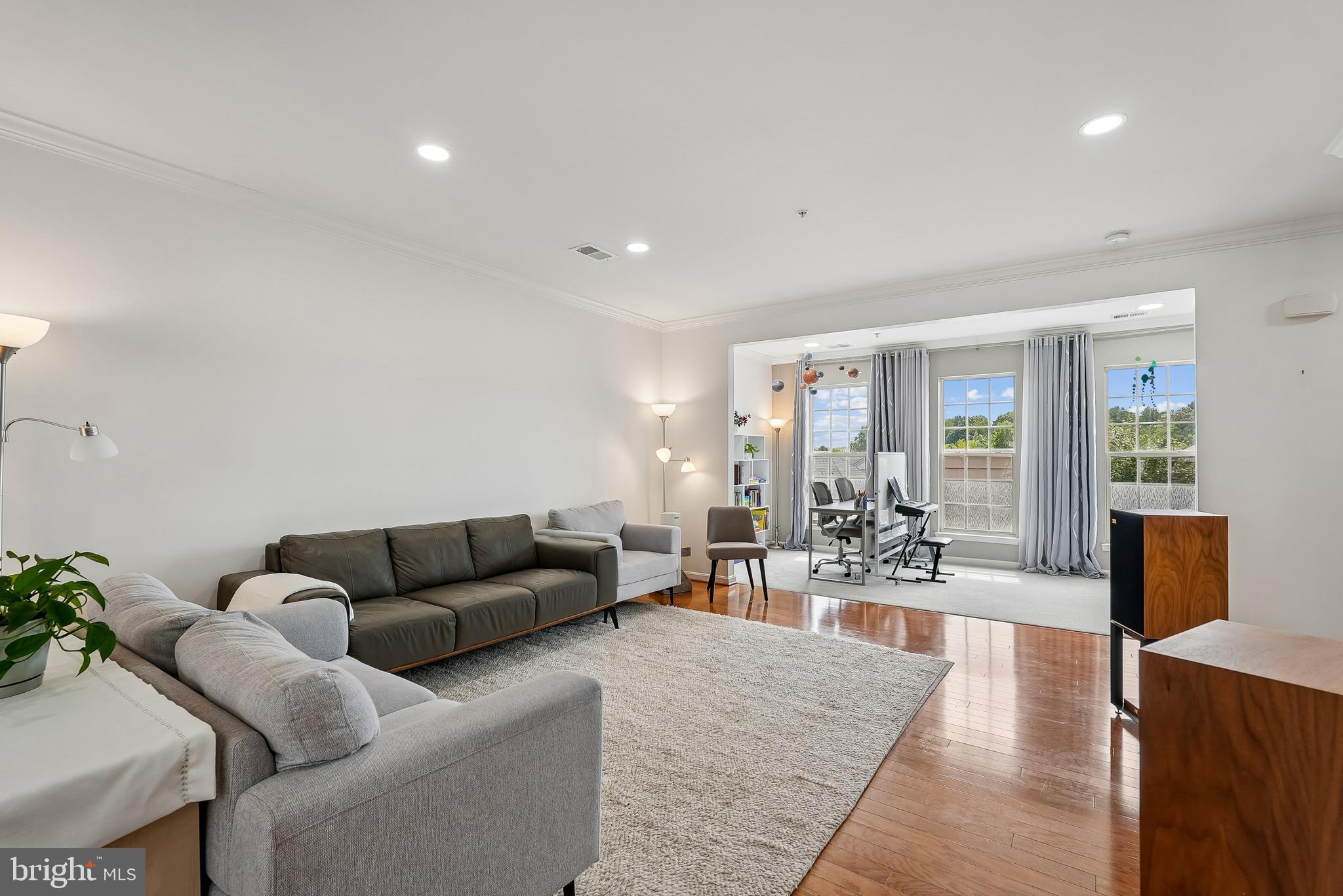 MADISON CRESCENT CONDOMINIUM - Residential