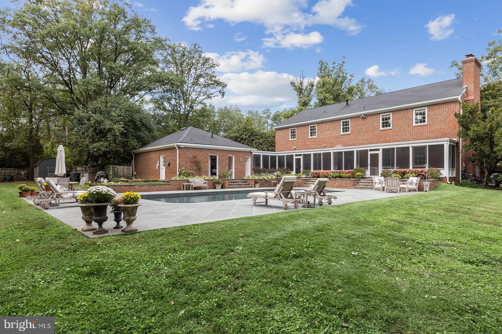 CHAPEL HILL - Residential