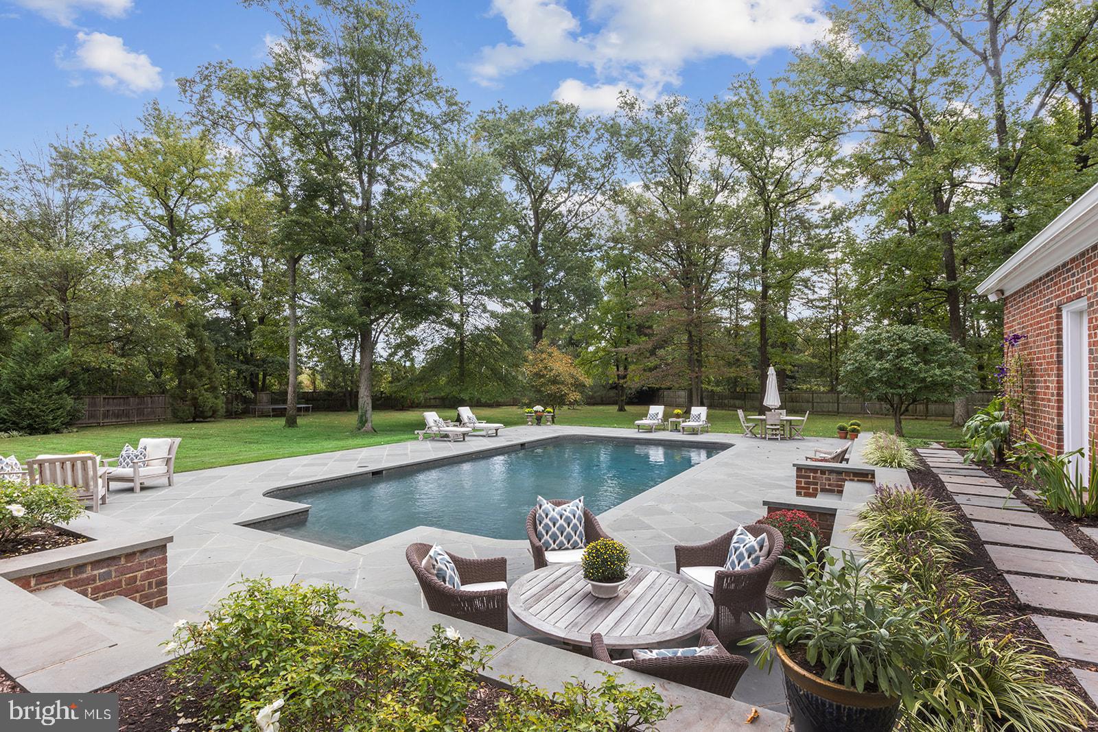 CHAPEL HILL - Residential