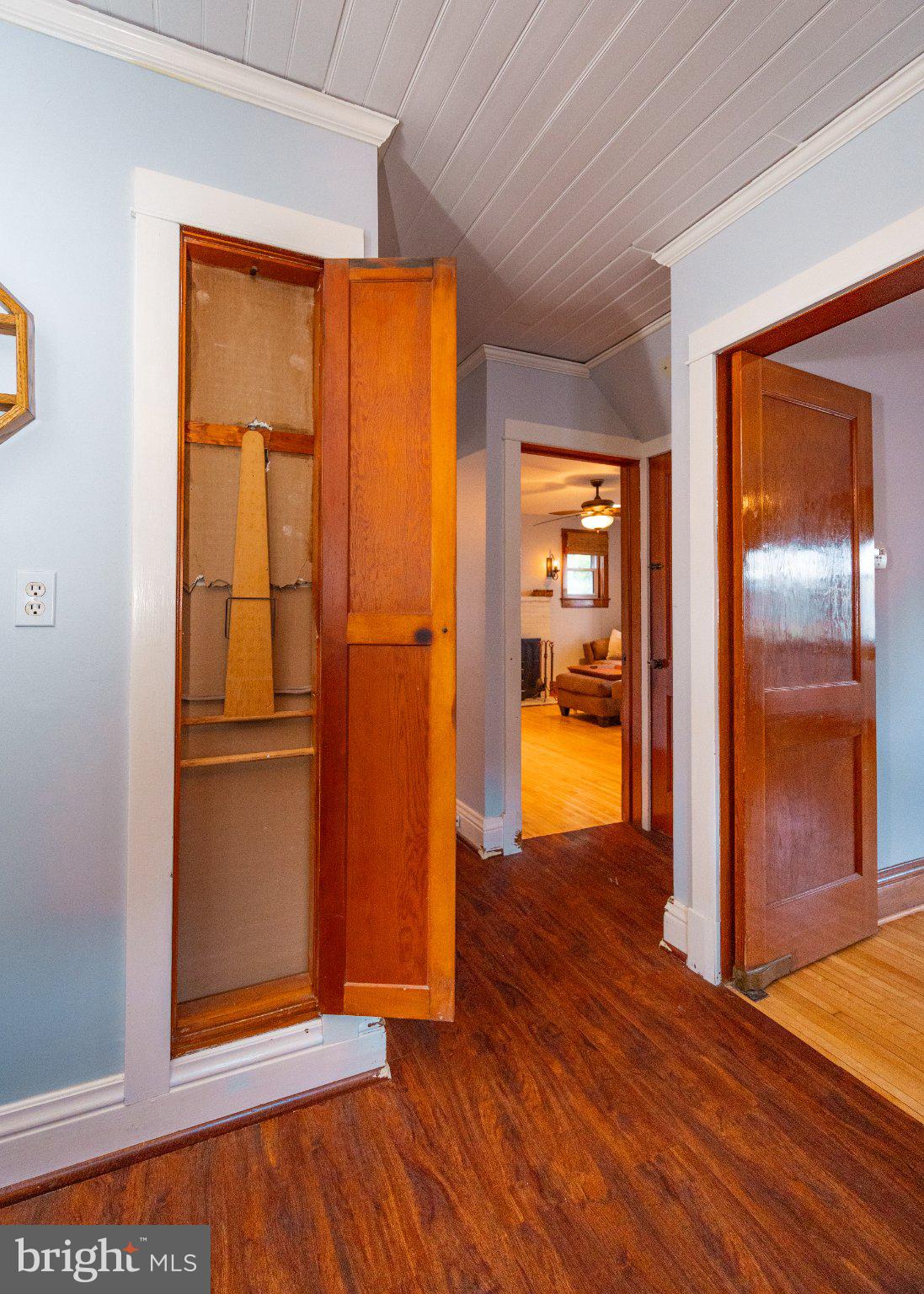 PINE KNOLL - Residential