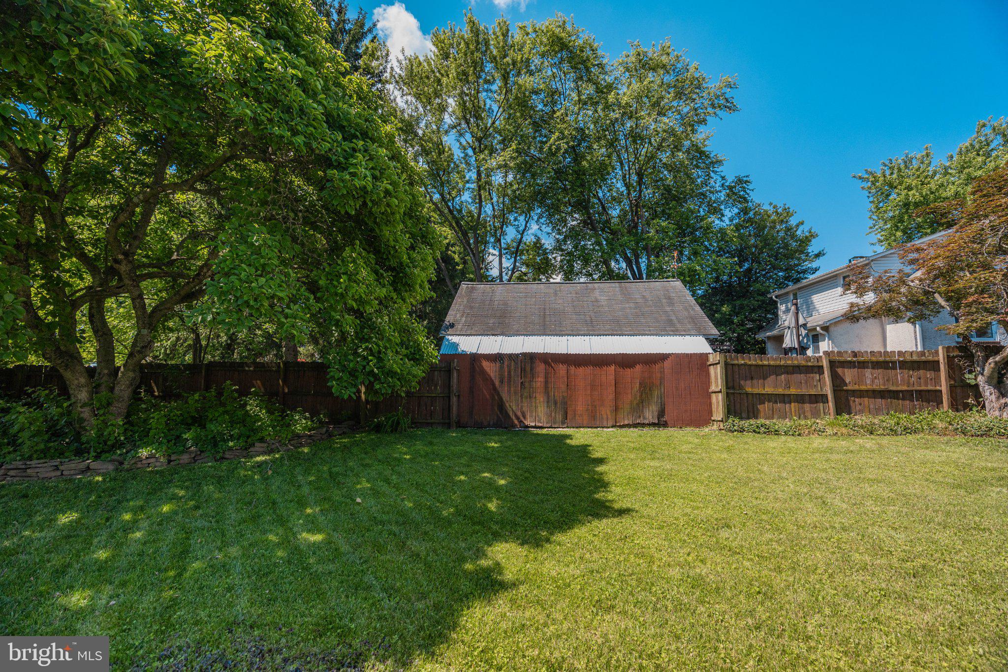 PINE KNOLL - Residential