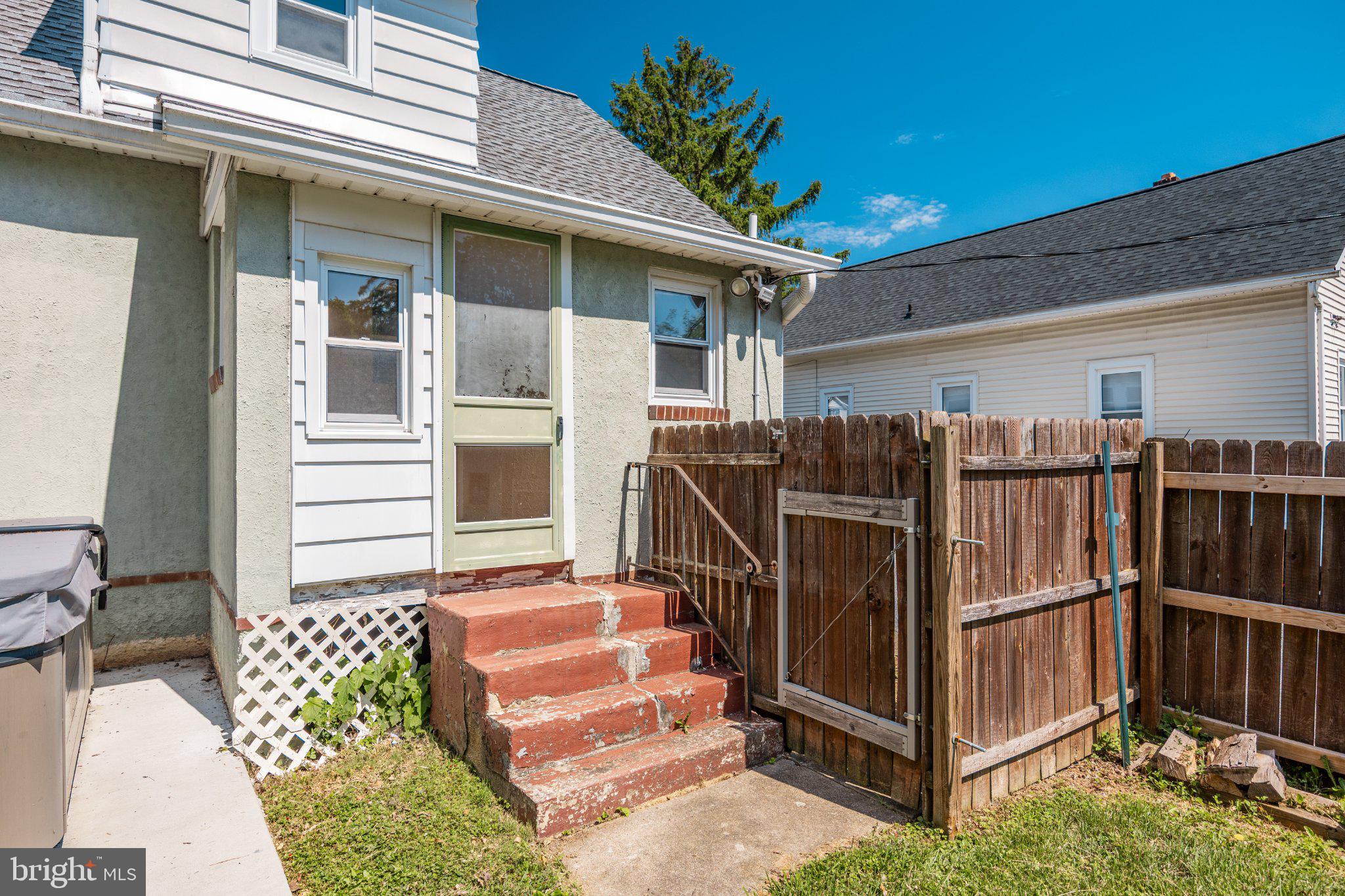 PINE KNOLL - Residential
