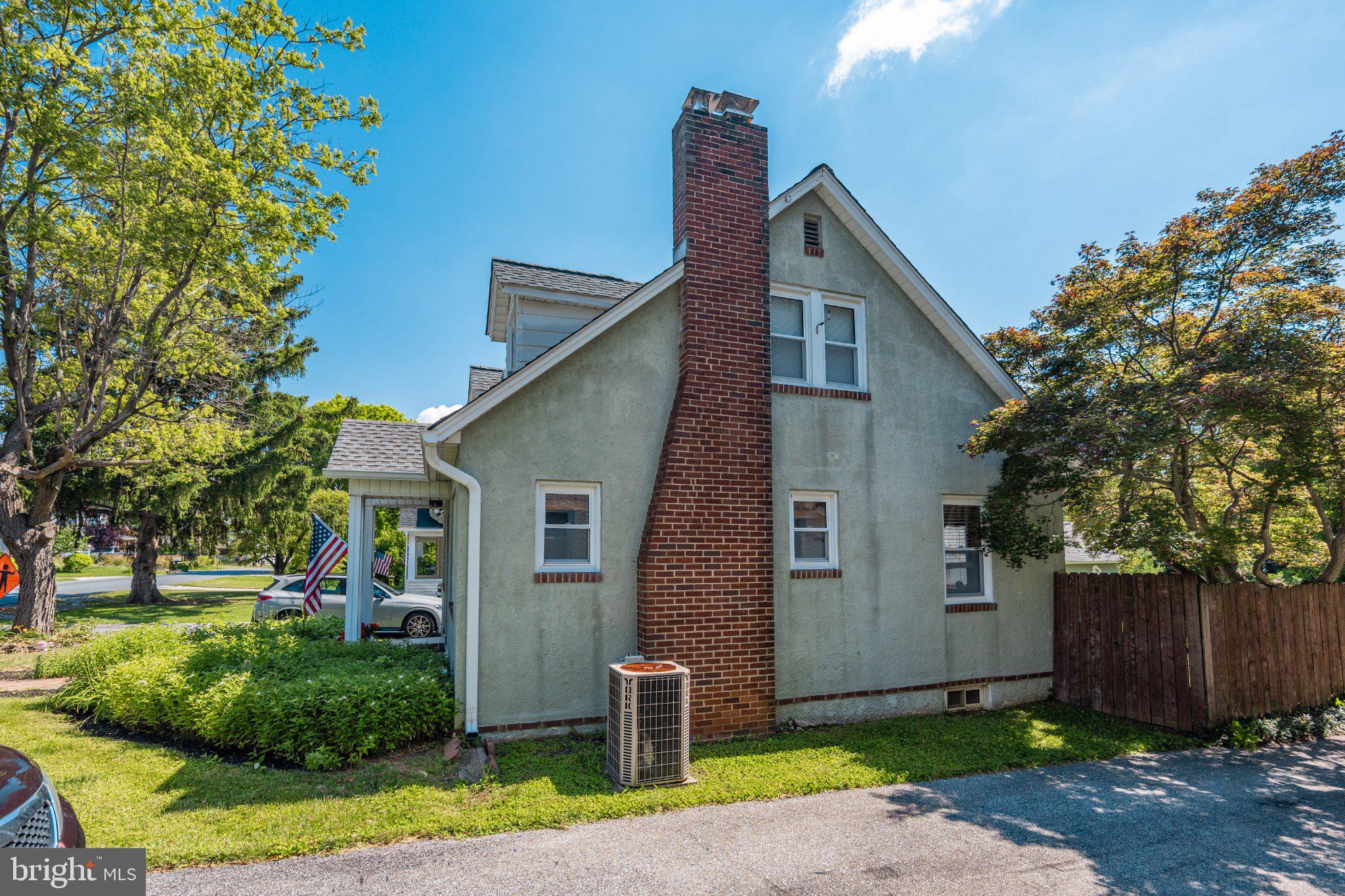 PINE KNOLL - Residential
