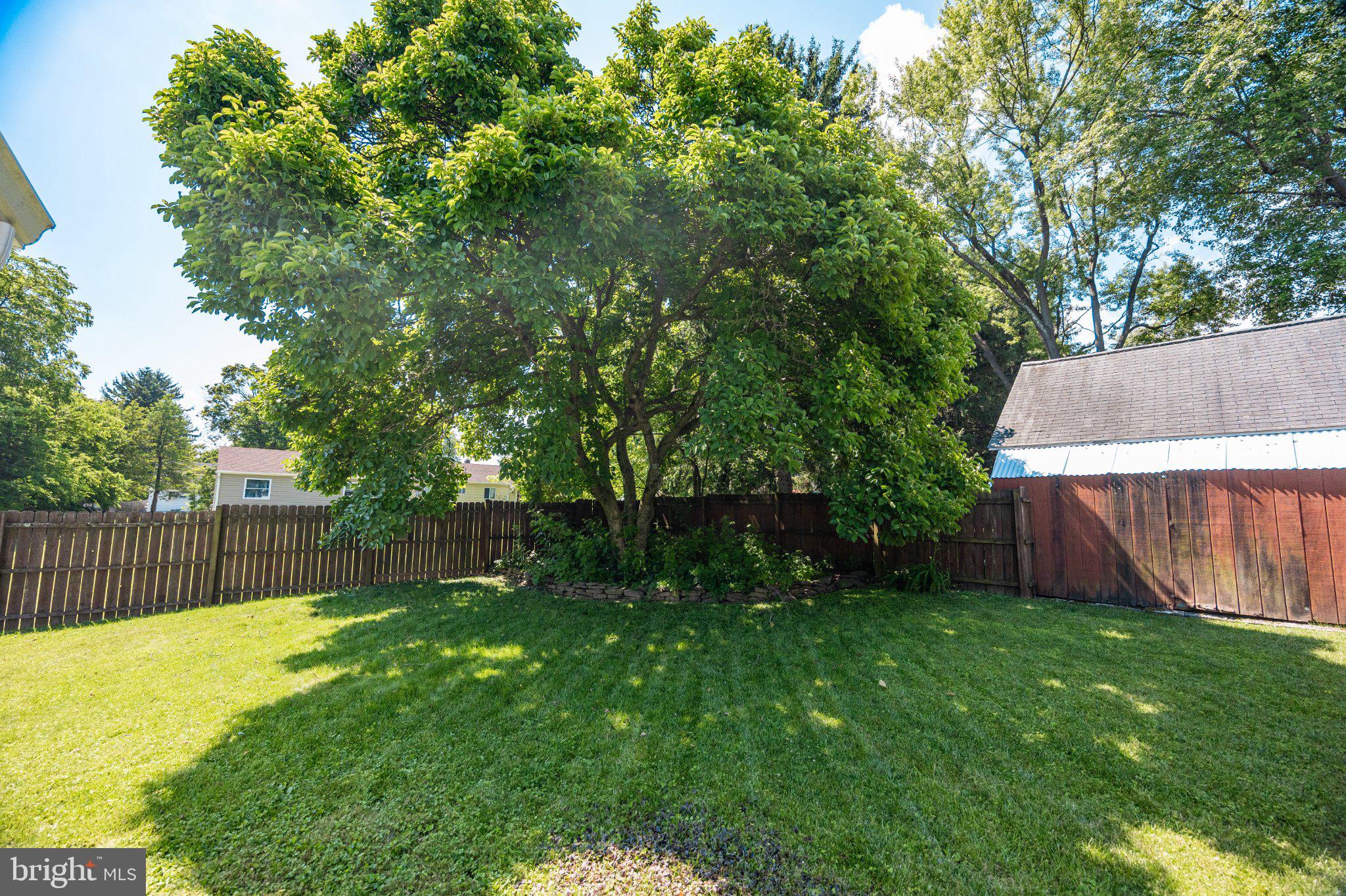 PINE KNOLL - Residential