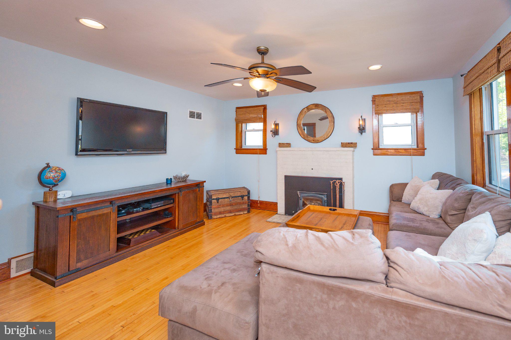 PINE KNOLL - Residential