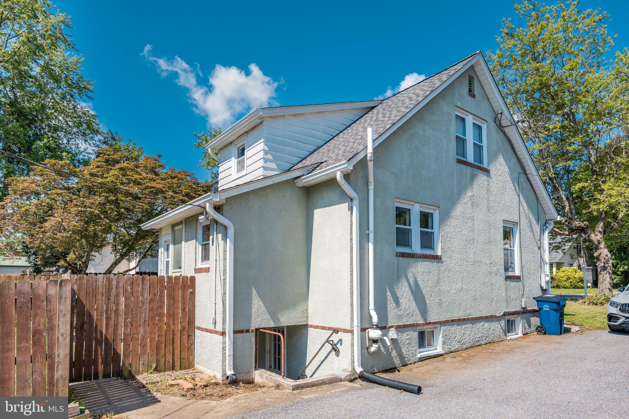 PINE KNOLL - Residential