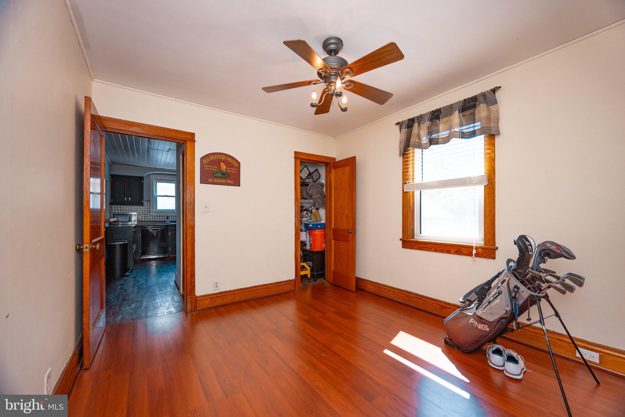 PINE KNOLL - Residential