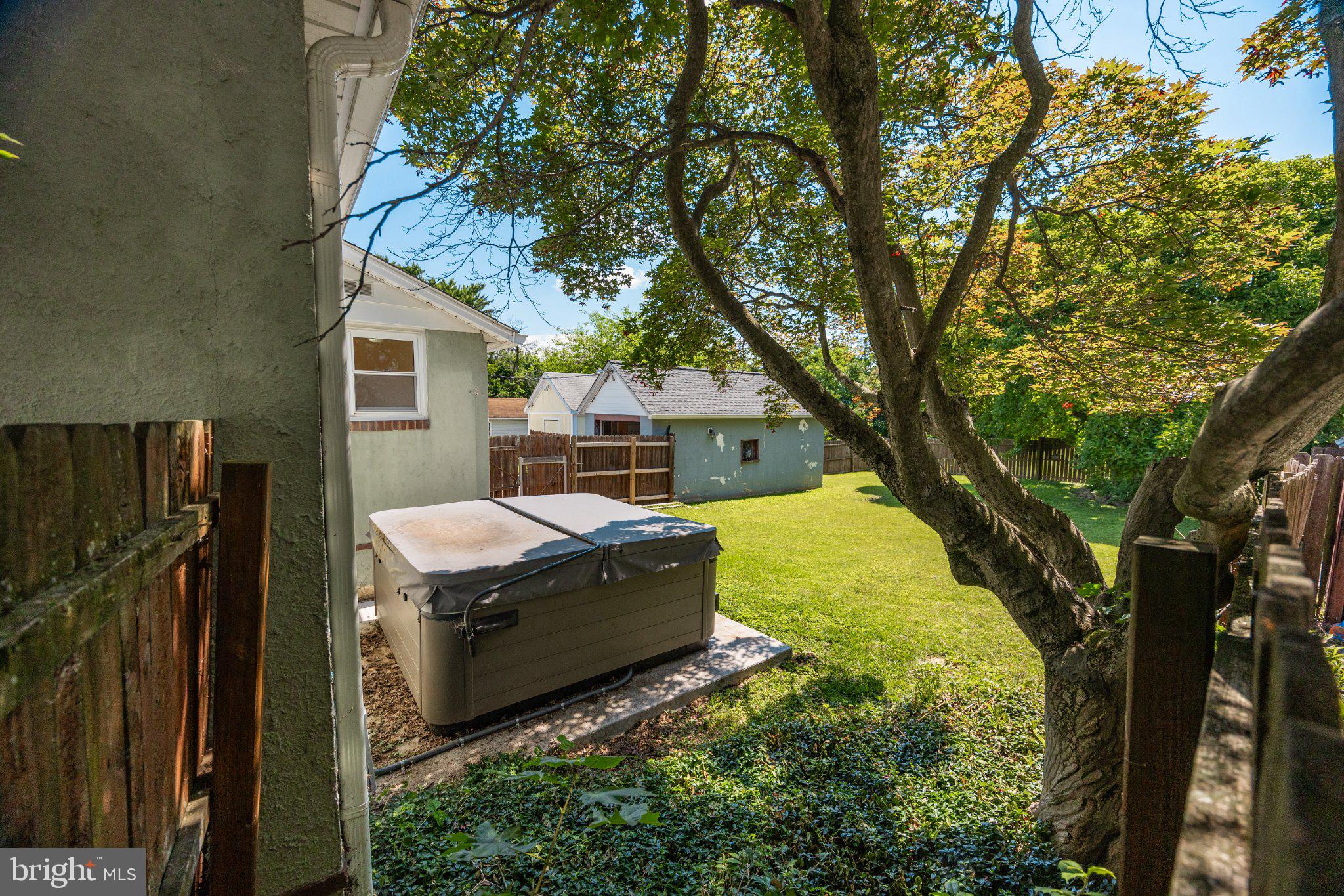 PINE KNOLL - Residential