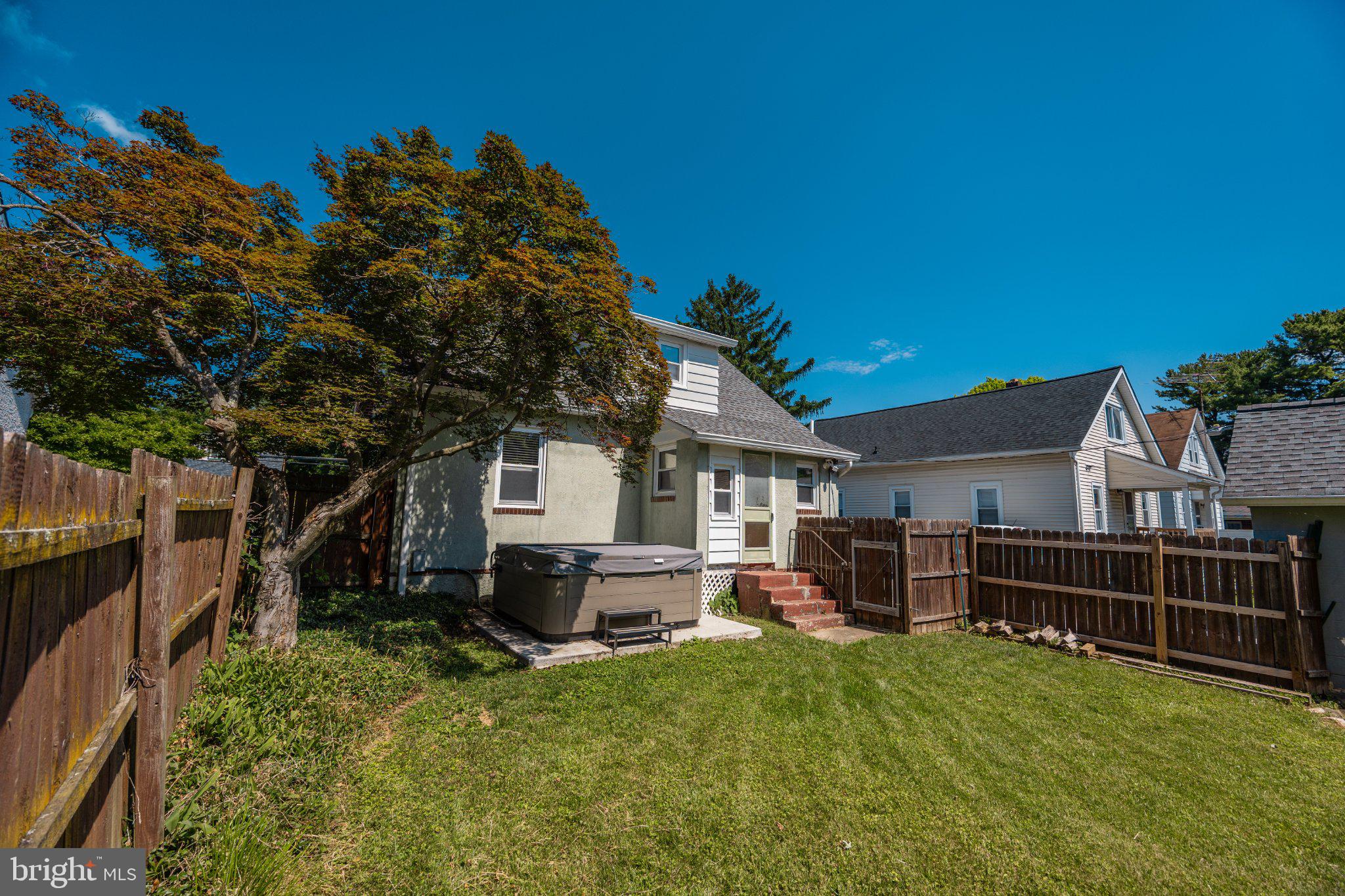 PINE KNOLL - Residential
