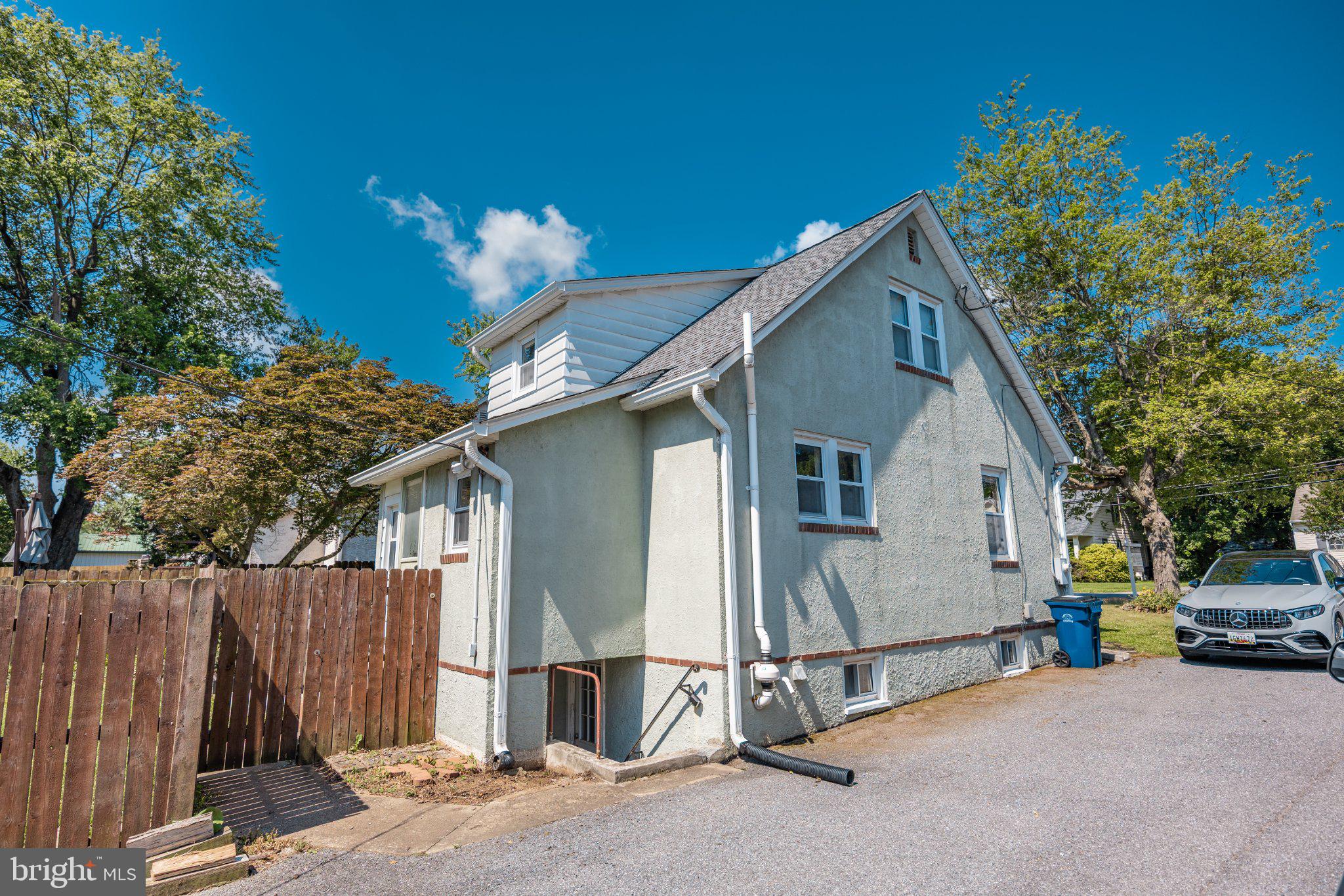 PINE KNOLL - Residential