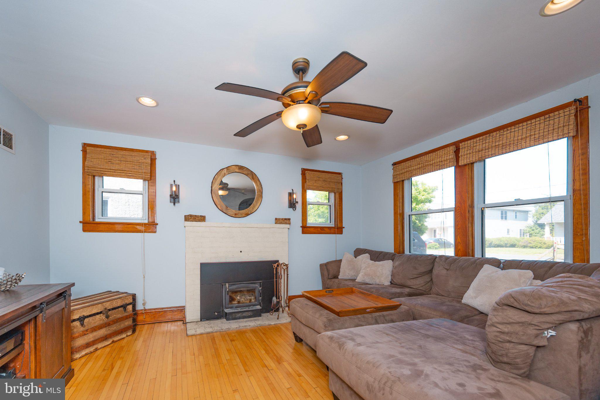 PINE KNOLL - Residential