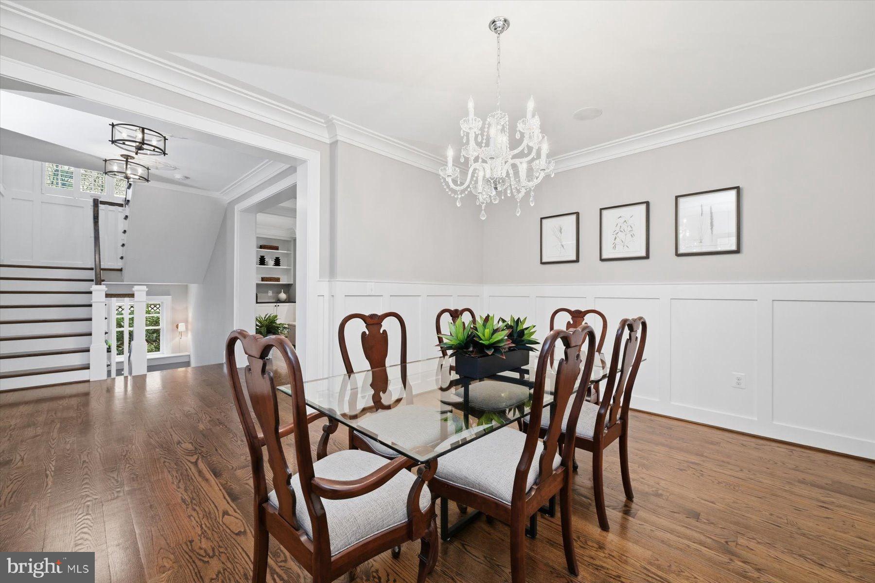 CRESCENT HILLS - Residential