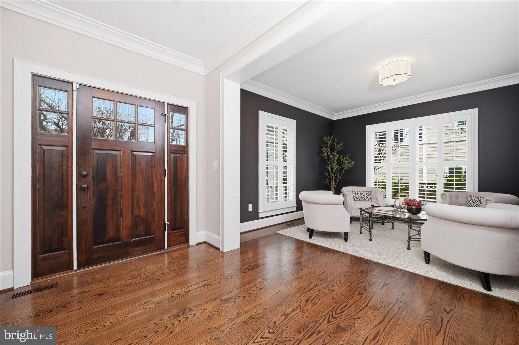 CRESCENT HILLS - Residential