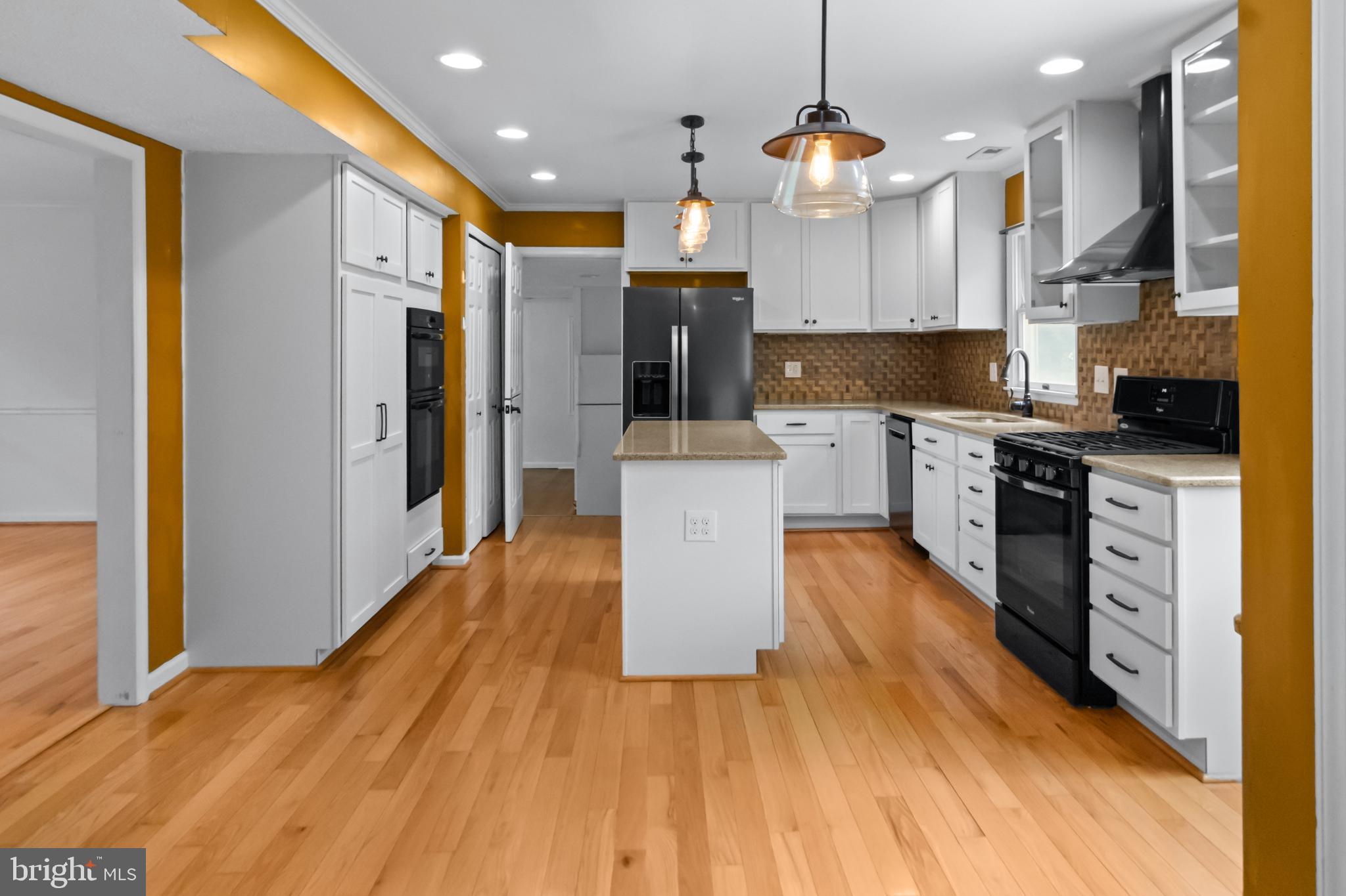 CHAPEL POINT WOODS - Residential