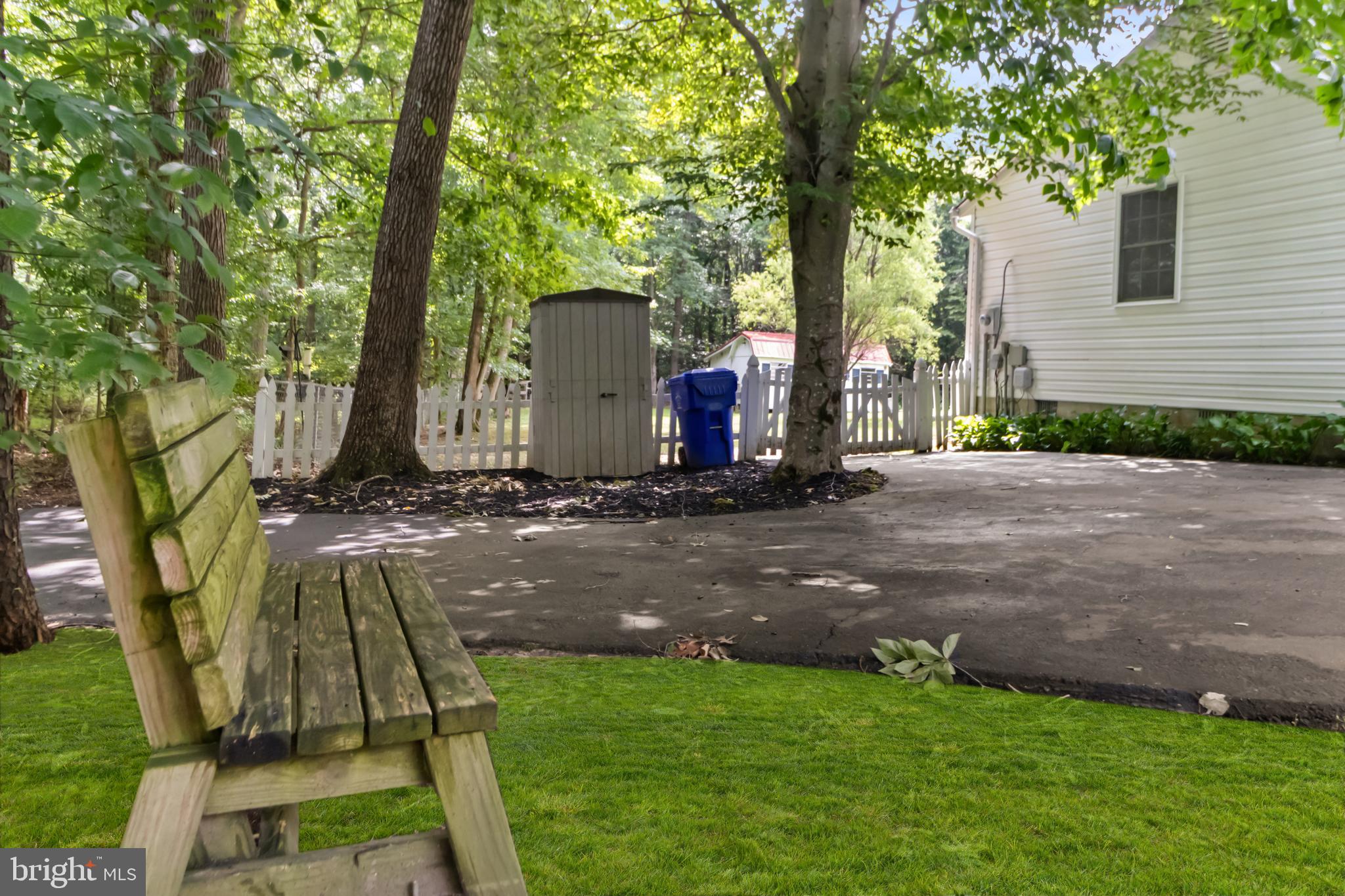 CHAPEL POINT WOODS - Residential