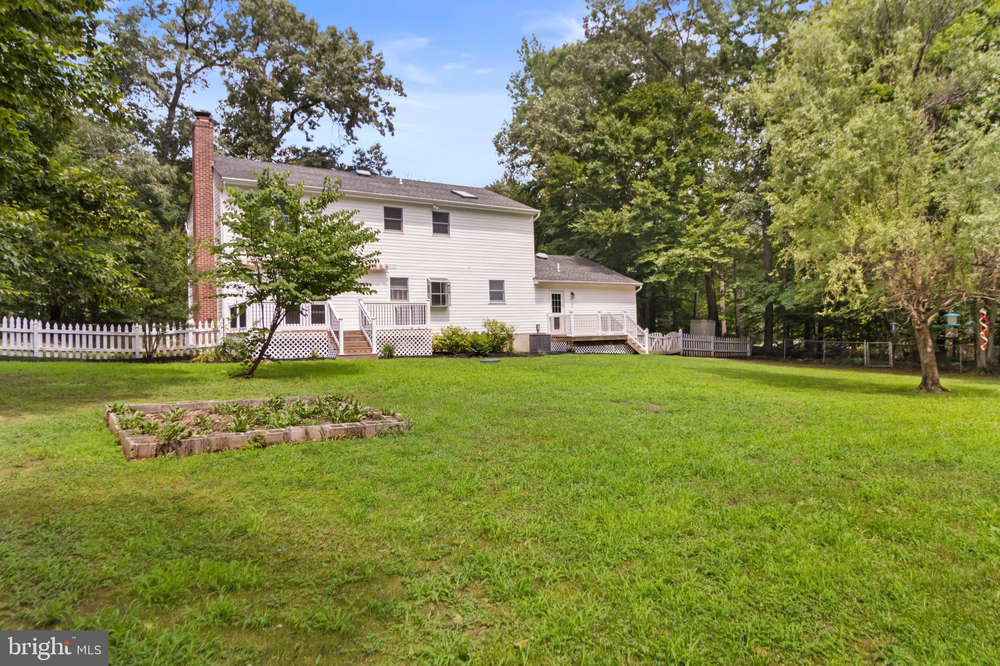 CHAPEL POINT WOODS - Residential