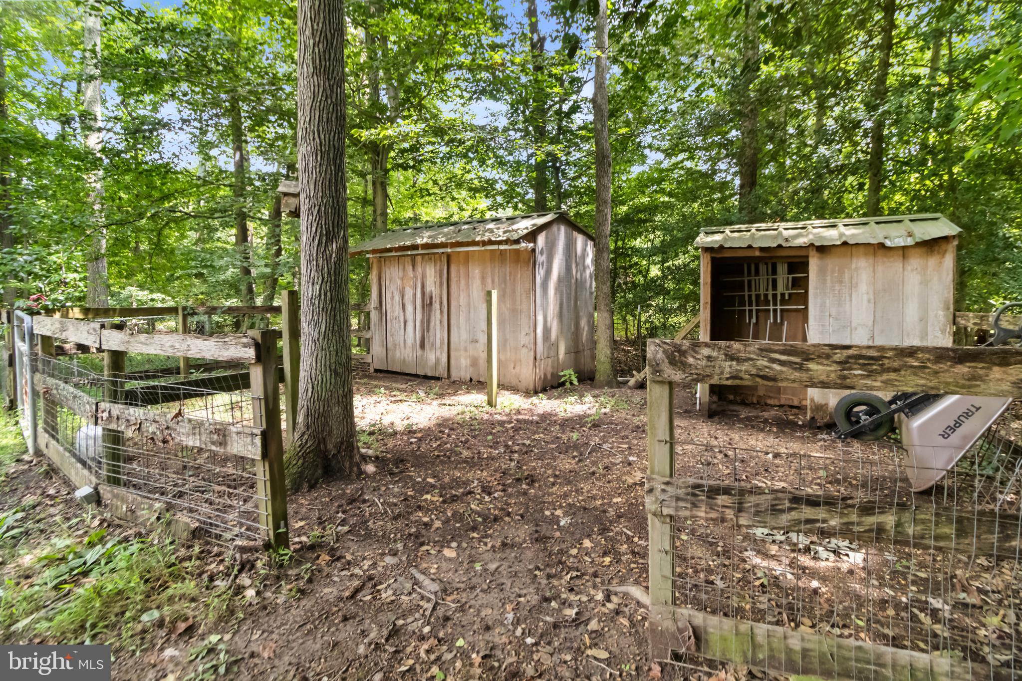 CHAPEL POINT WOODS - Residential