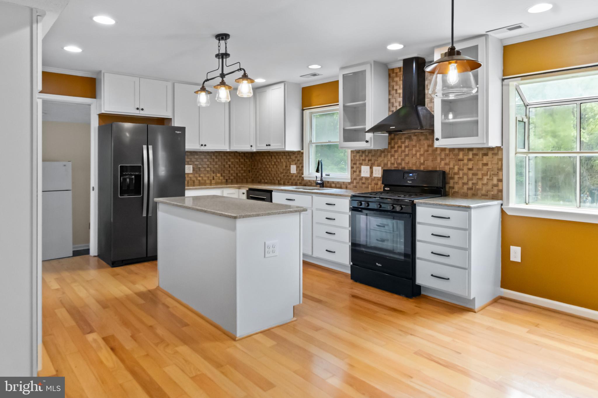 CHAPEL POINT WOODS - Residential
