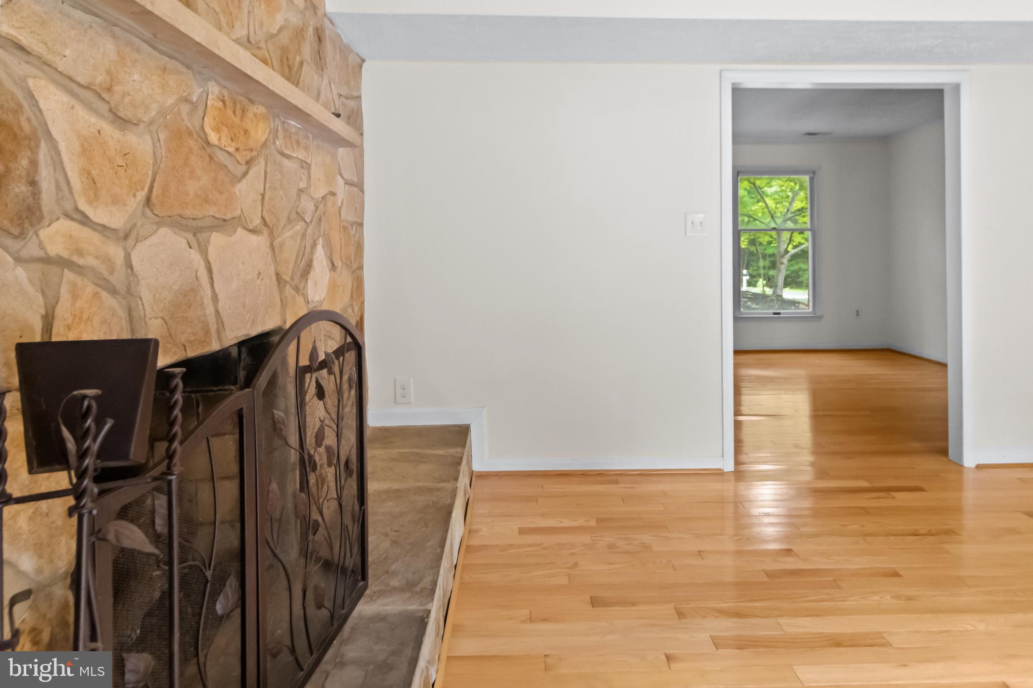 CHAPEL POINT WOODS - Residential