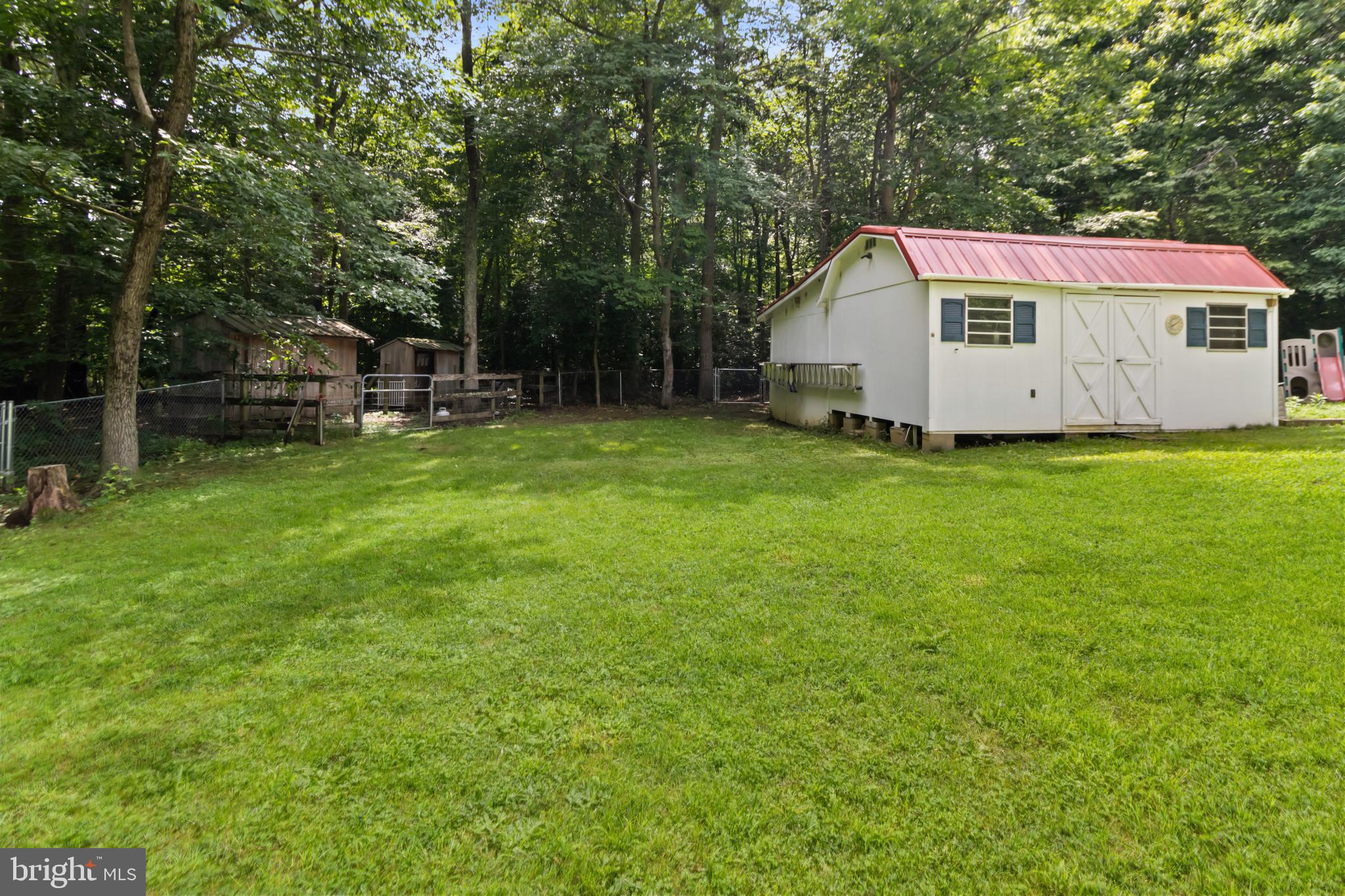 CHAPEL POINT WOODS - Residential