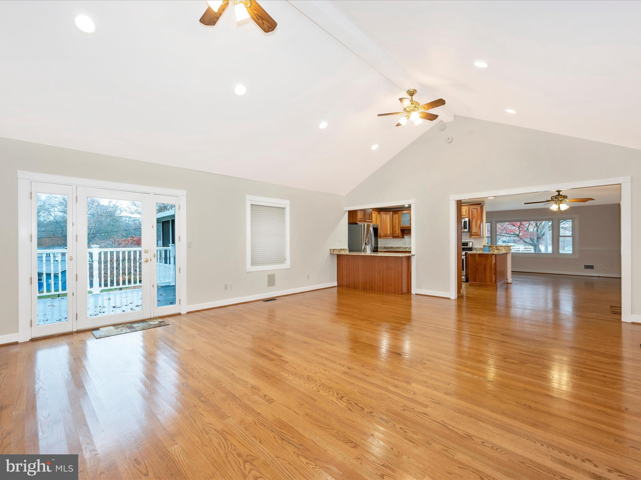 COLUMBIA HILLS - Residential