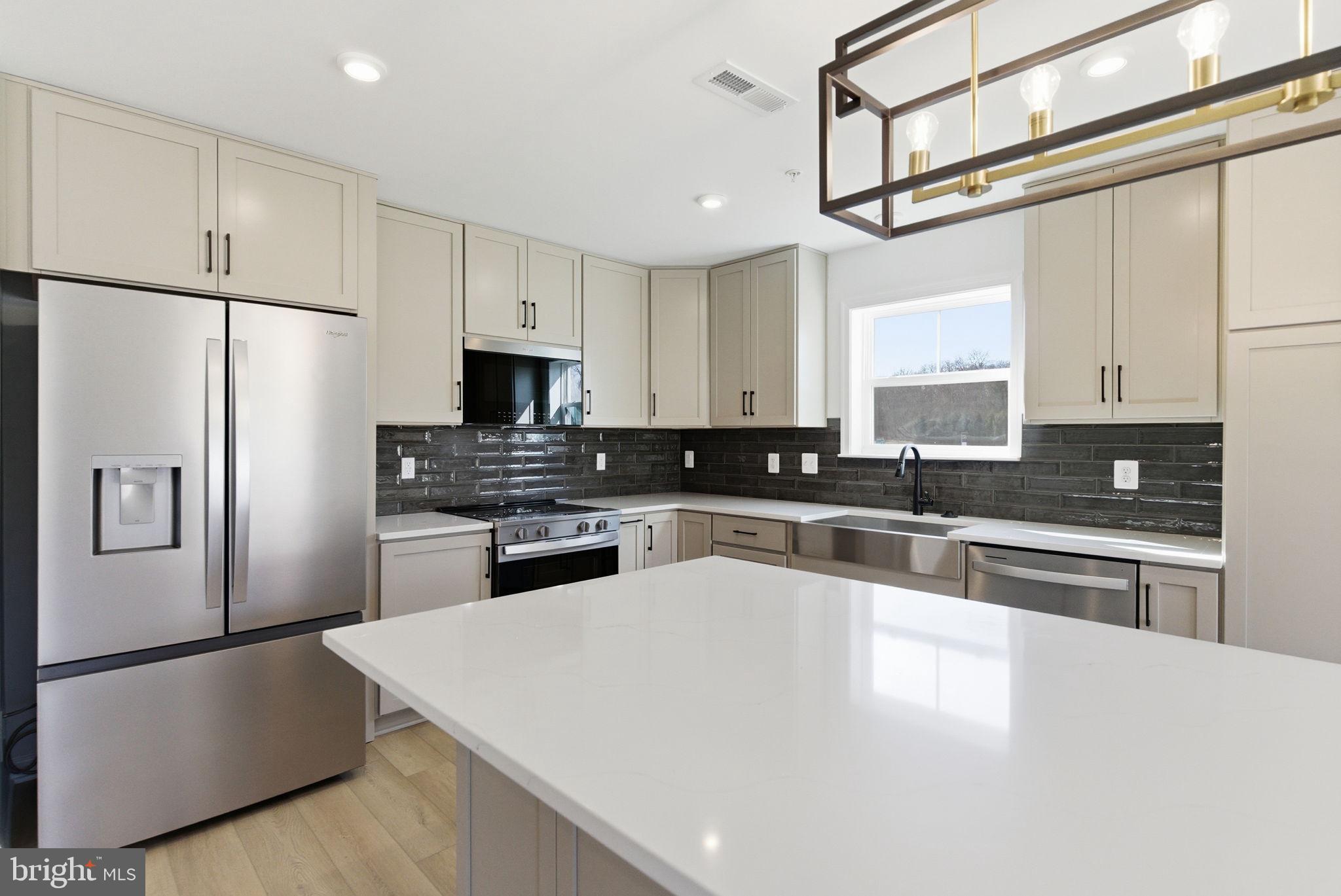 ROSEHILL MANOR - Residential