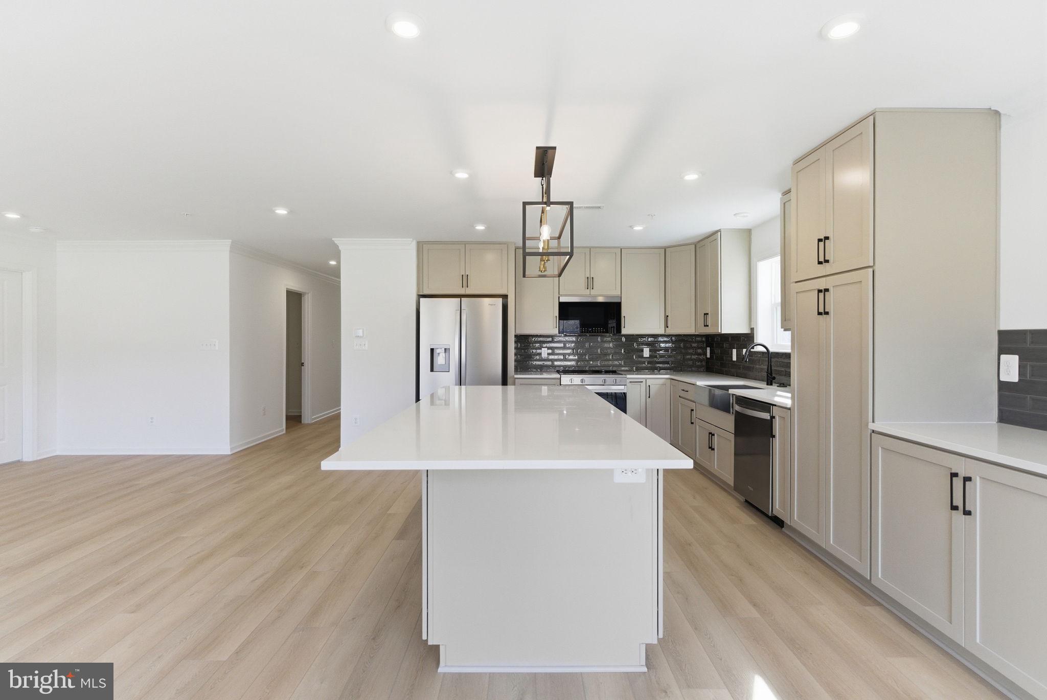 ROSEHILL MANOR - Residential