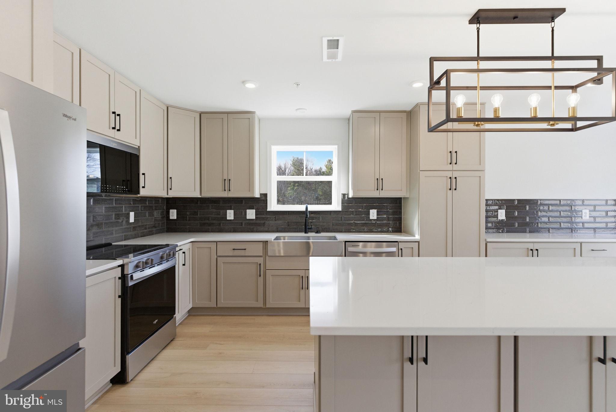 ROSEHILL MANOR - Residential