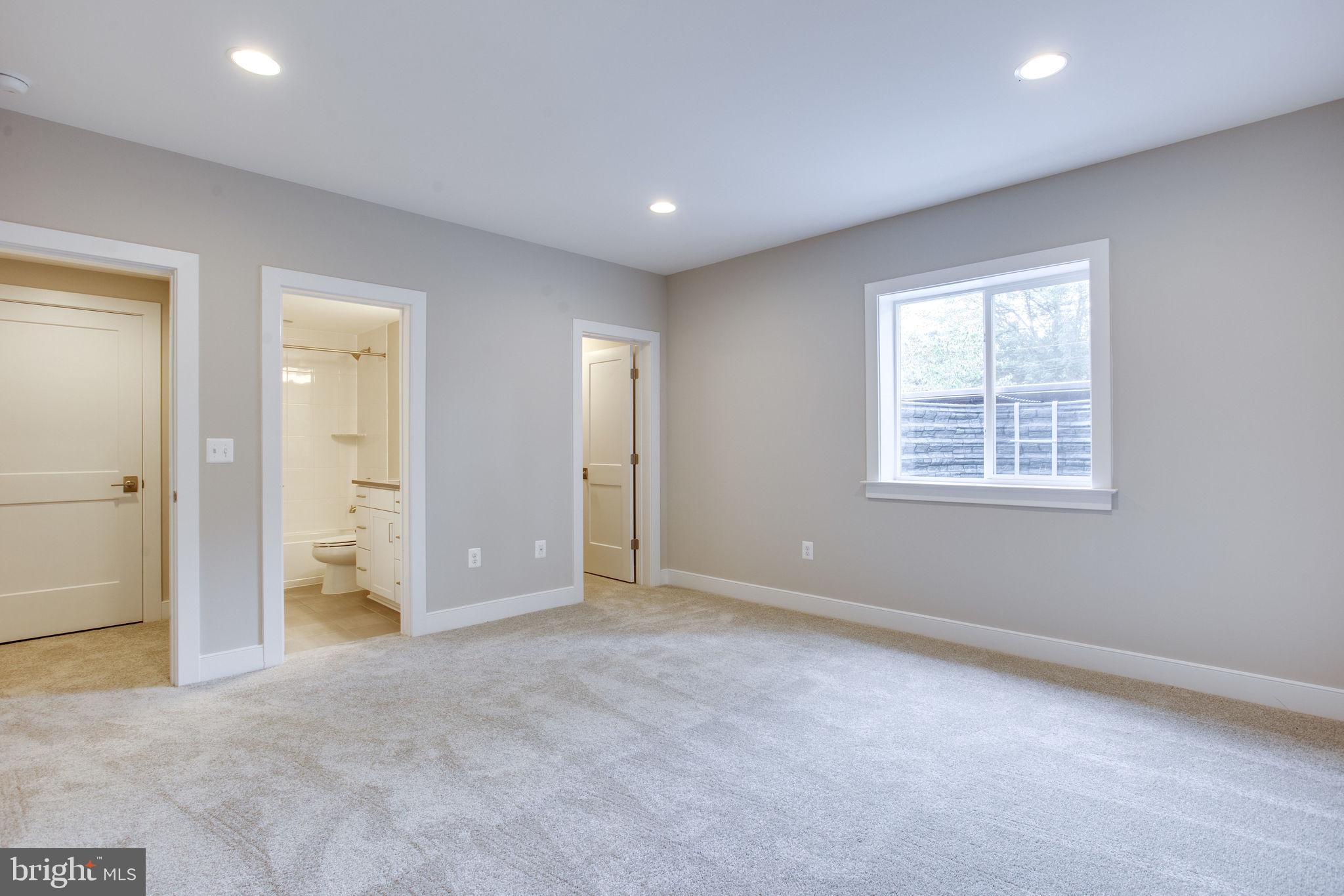 OAKCREST - Residential