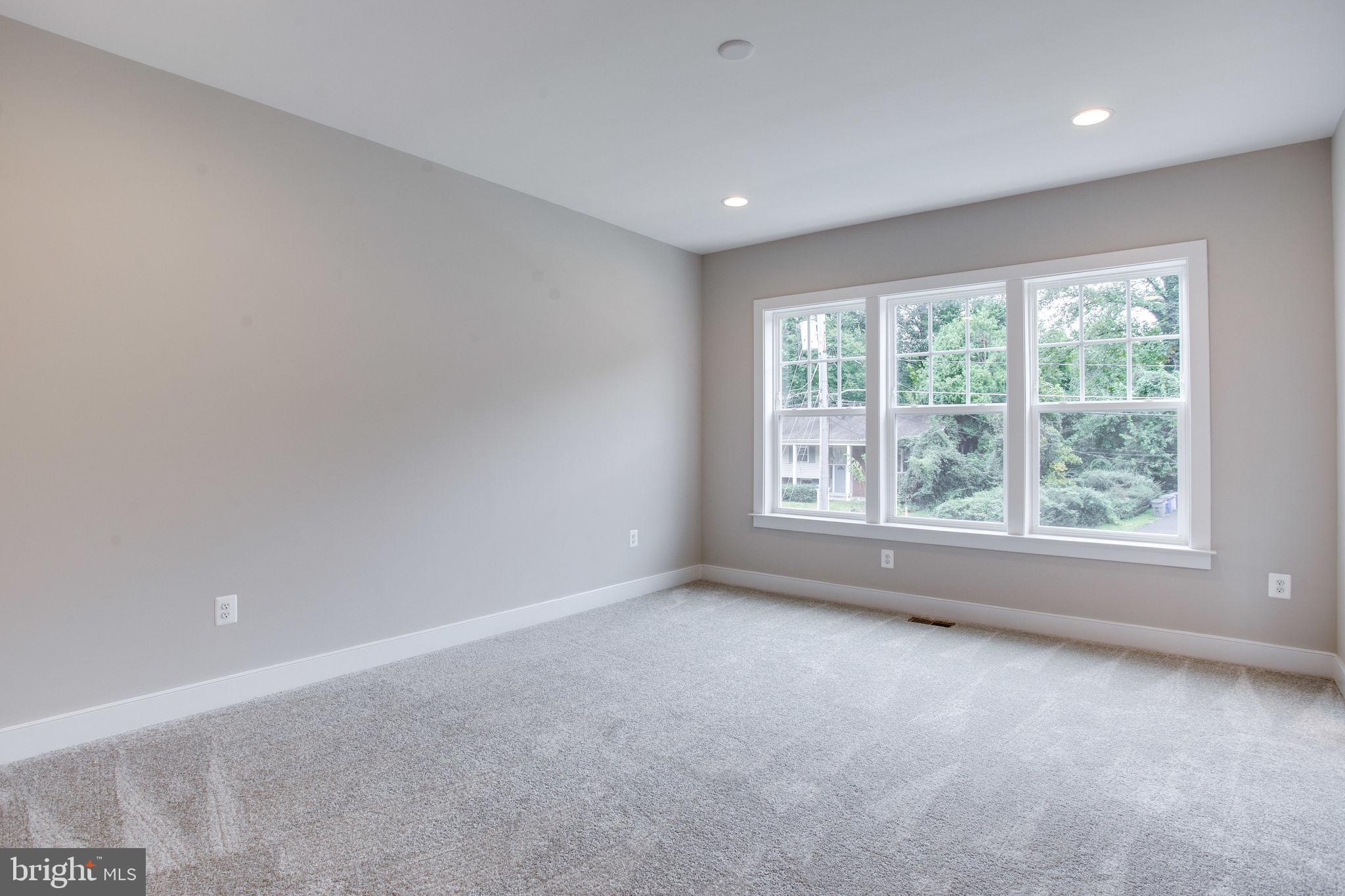 OAKCREST - Residential