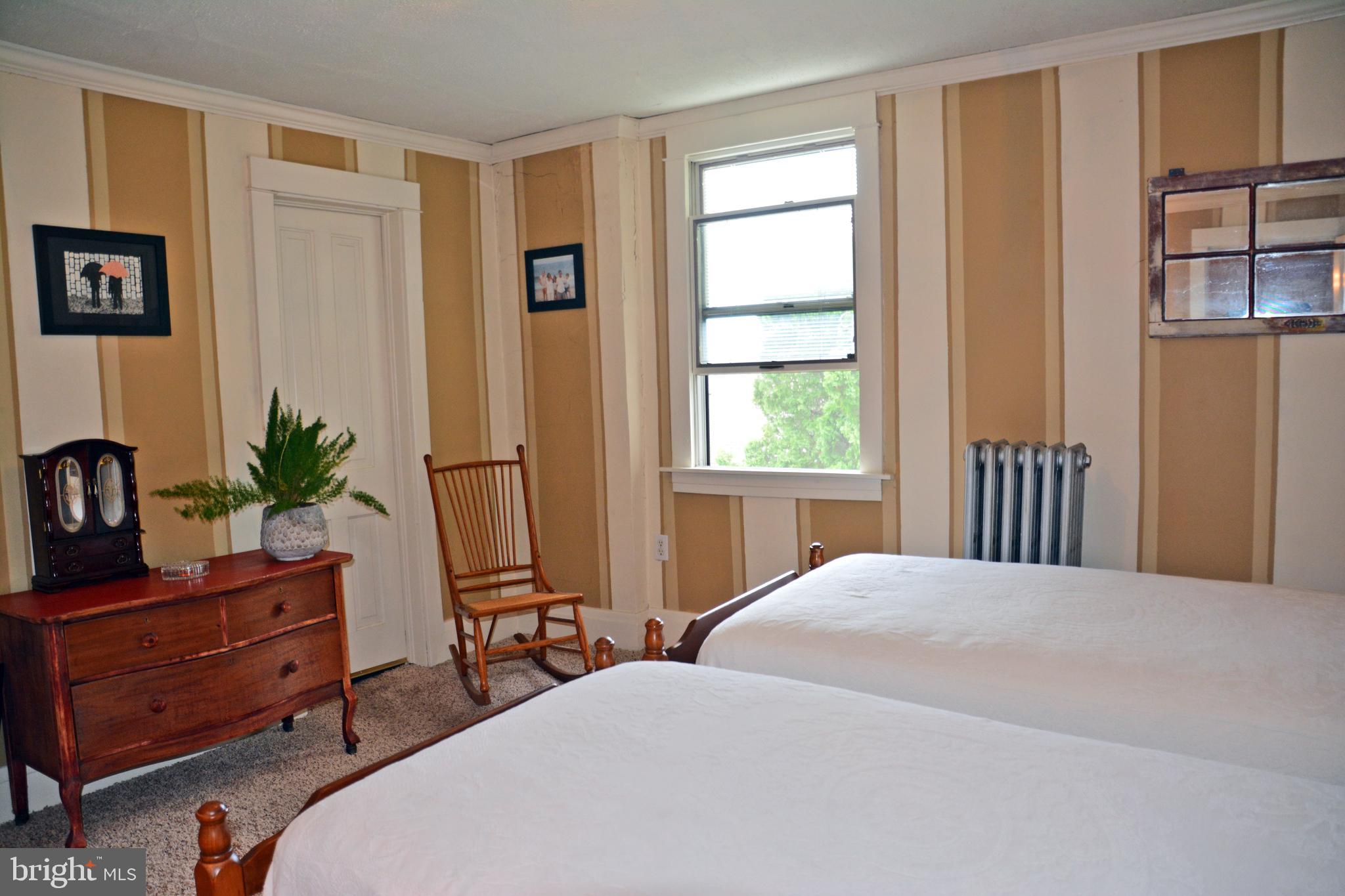 MILLERSVILLE - Residential