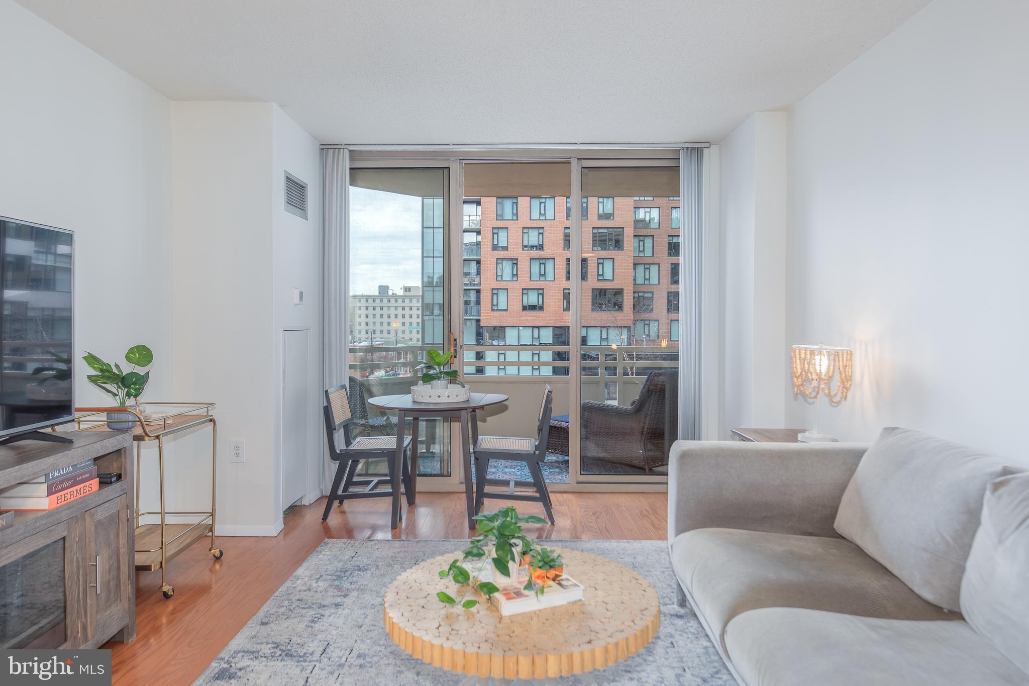 FAIRMONT PLAZA - Residential